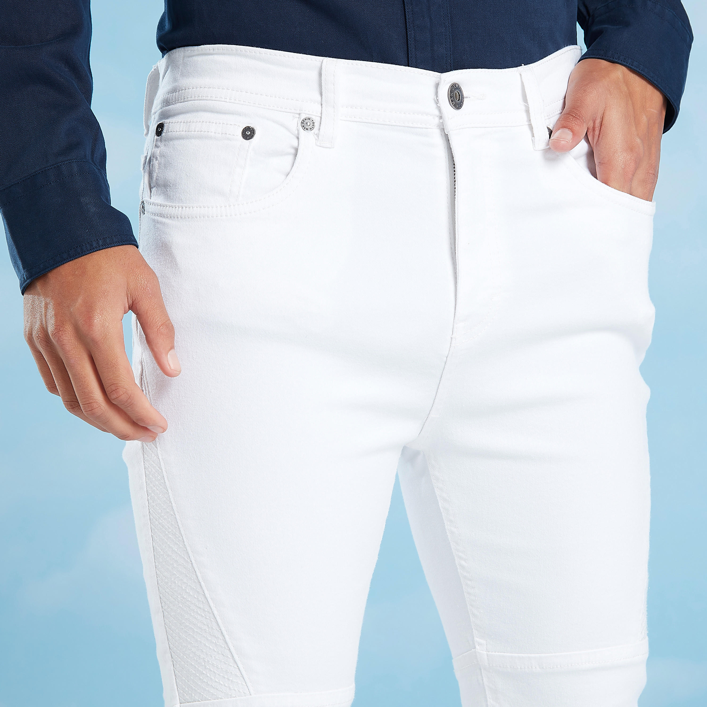 بنطلون جينز بارز الملمس بجيوب وعراوي حزام-men-clothing-bottoms-jeans-image-3