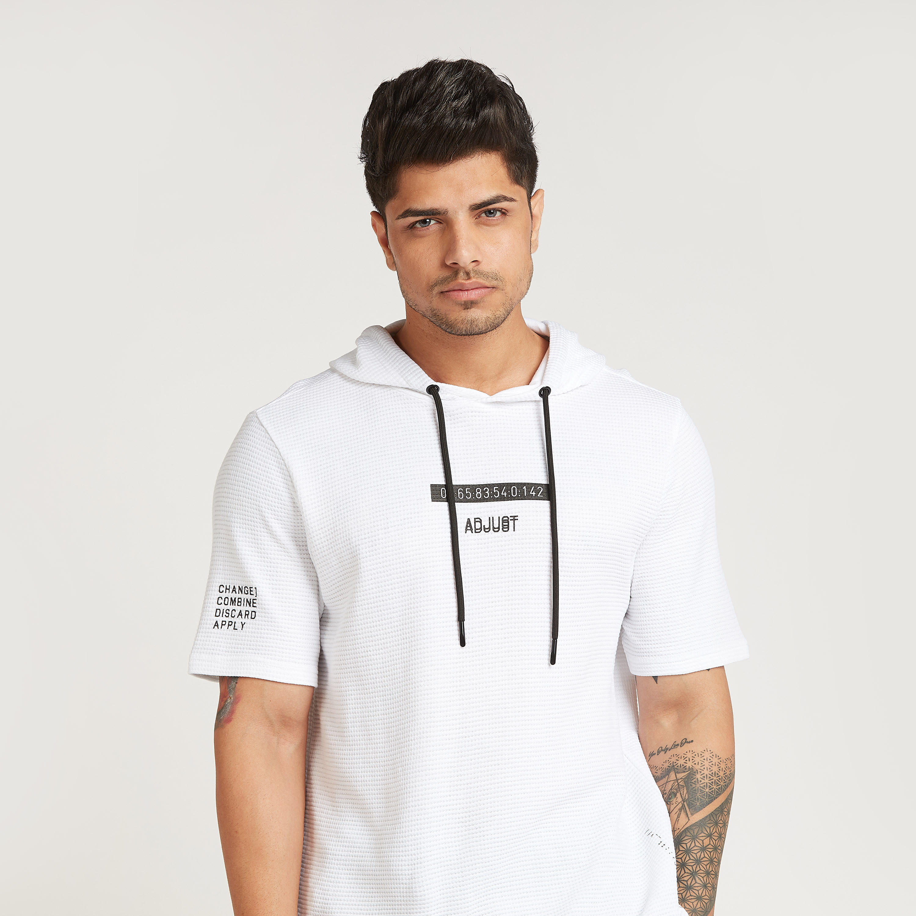 تيشيرت بقبّعة وأكمام قصيرة وطبعات-men-clothing-tshirtsandpolos-tshirts-image-3