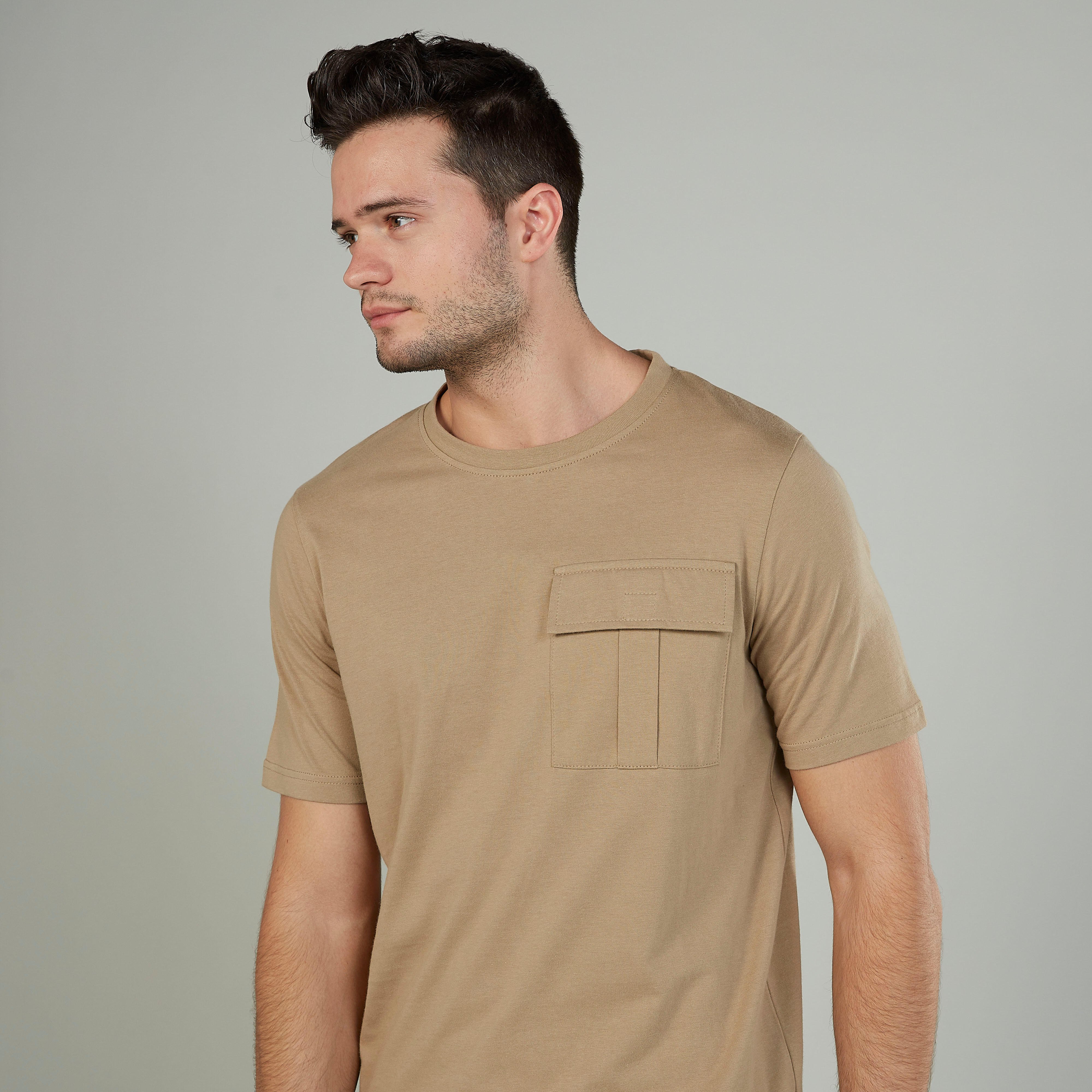 تيشيرت سادة بياقة ضيّقة بجيوب بطية-men-clothing-tshirtsandpolos-tshirts-image-3