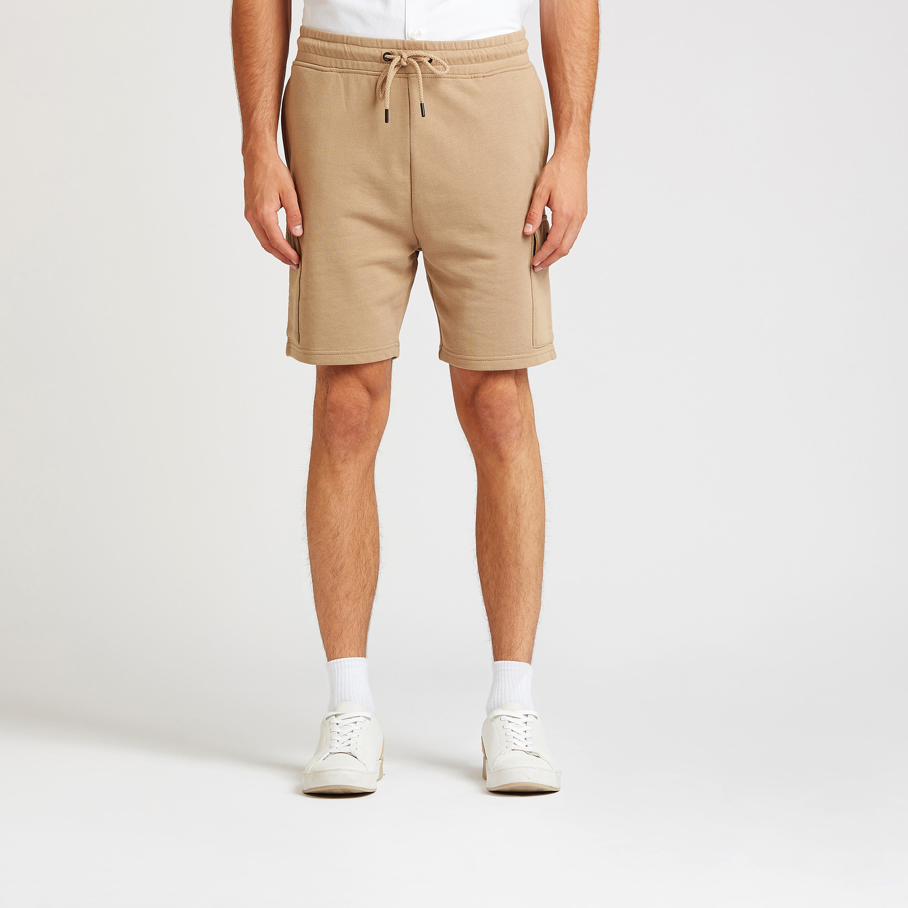 شورت بارز الملمس برباط وتفاصيل جيوب-men-clothing-bottoms-shorts-image-1