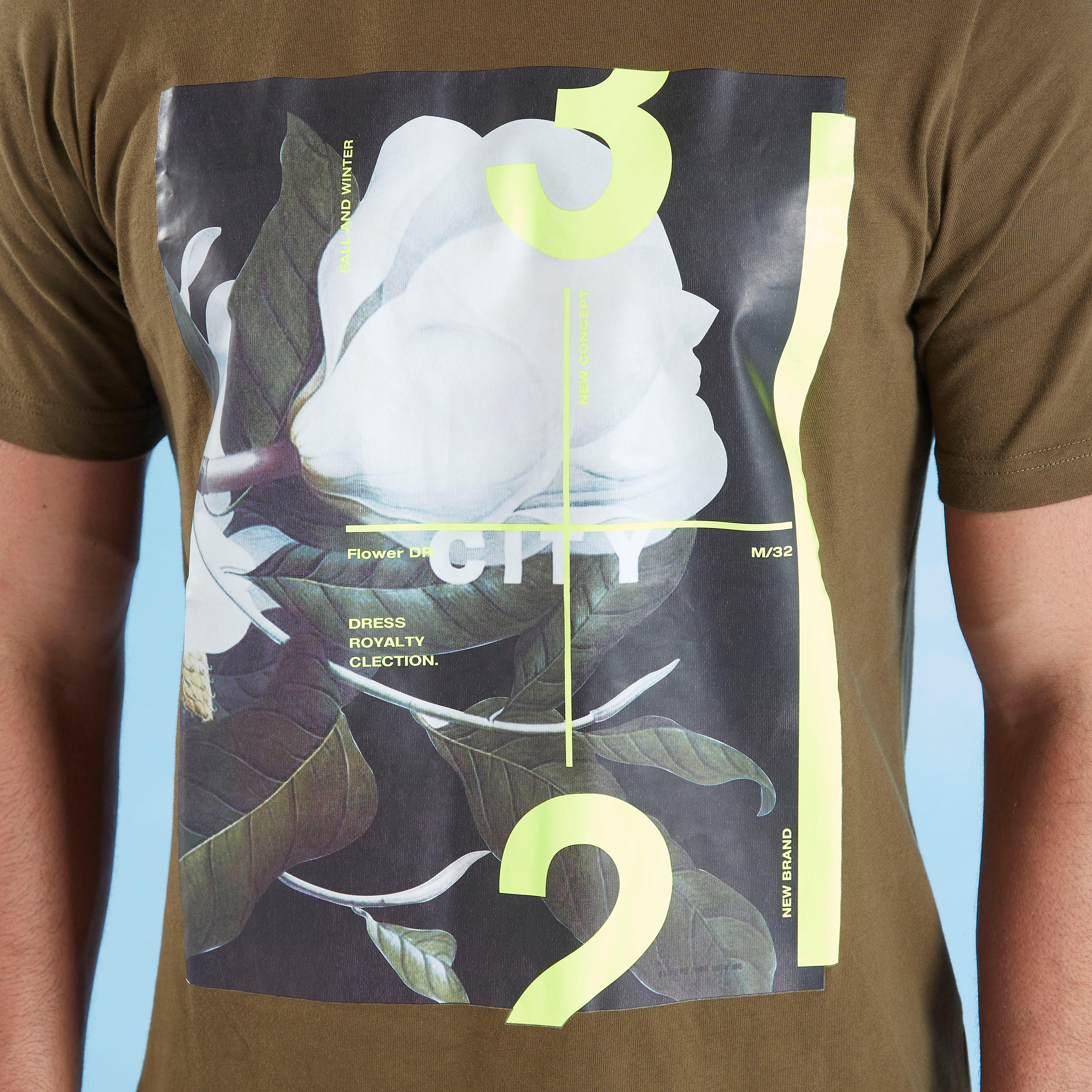 تيشيرت بياقة ضيّقة وأكمام قصيرة وطبعات-men-clothing-tshirtsandpolos-tshirts-image-2