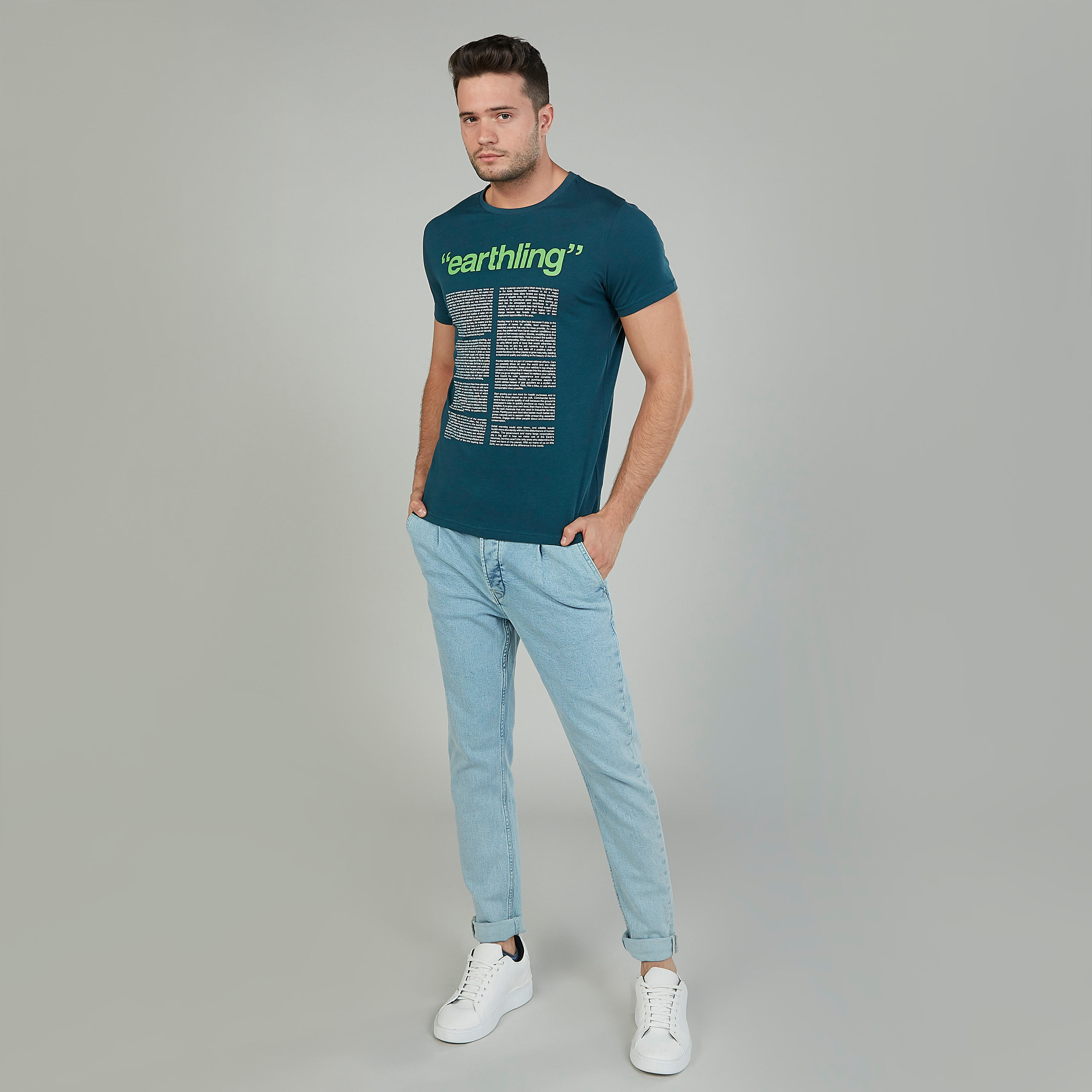تيشيرت بياقة ضيّقة وأكمام قصيرة وطبعات-men-clothing-tshirtsandpolos-tshirts-image-4