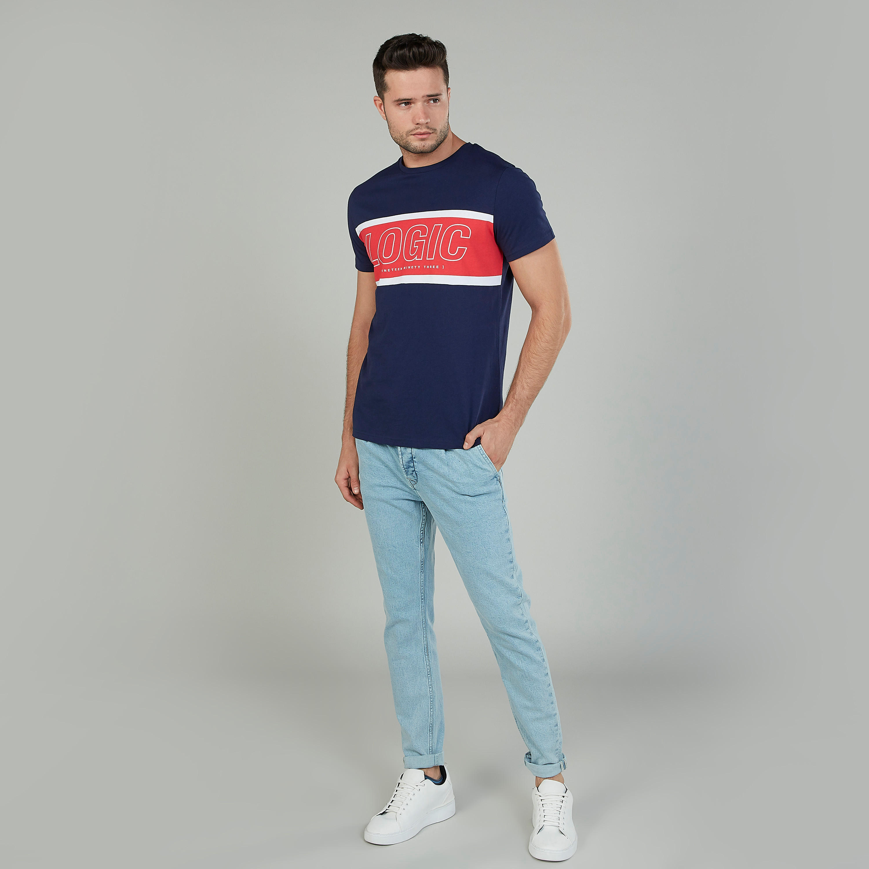 تيشيرت بياقة مستديرة وأكمام قصيرة وطبعات-men-clothing-tshirtsandpolos-tshirts-image-4