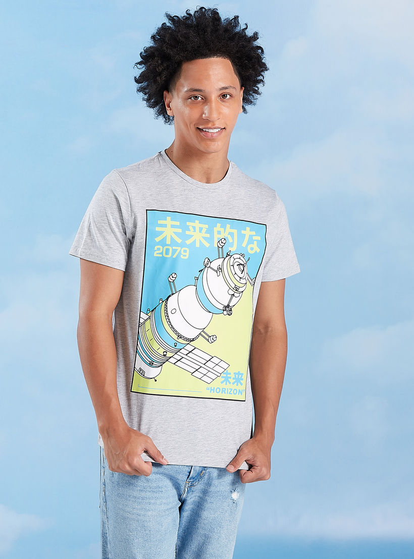 تيشيرت بياقة ضيّقة وأكمام قصيرة وطبعات-men-clothing-tshirtsandpolos-tshirts-image-4