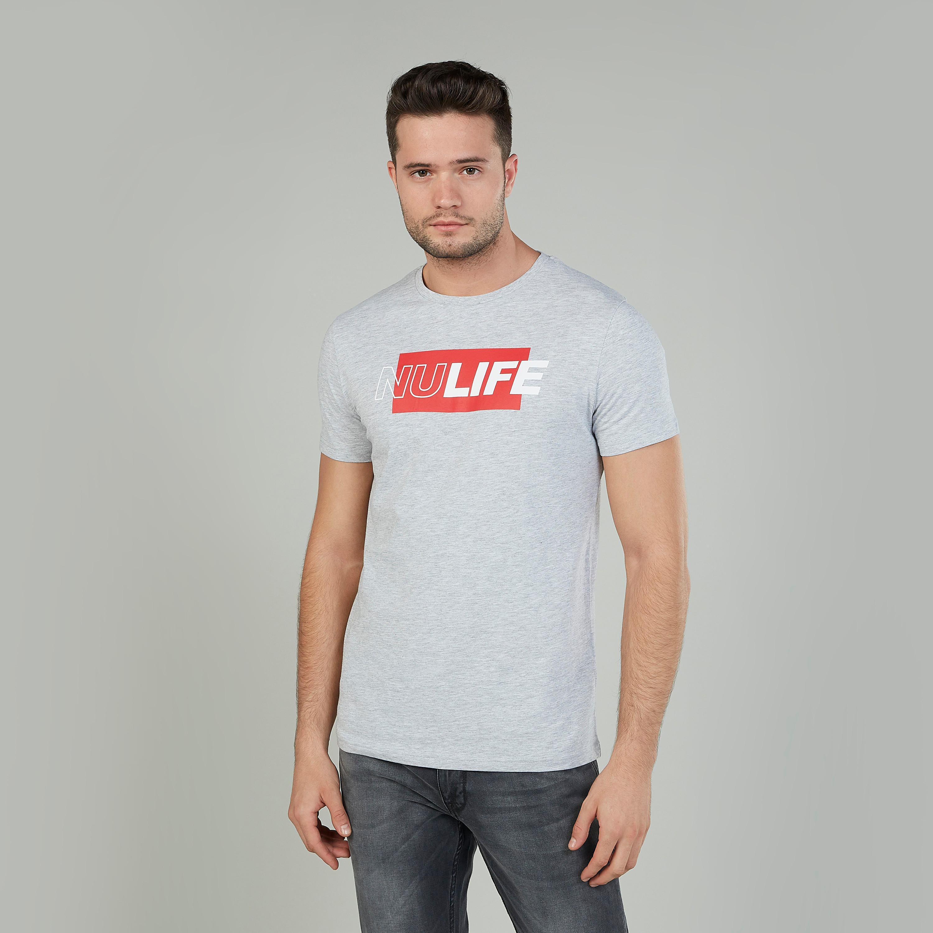 تيشيرت بياقة ضيّقة وأكمام قصيرة وطبعات-men-clothing-tshirtsandpolos-tshirts-image-1