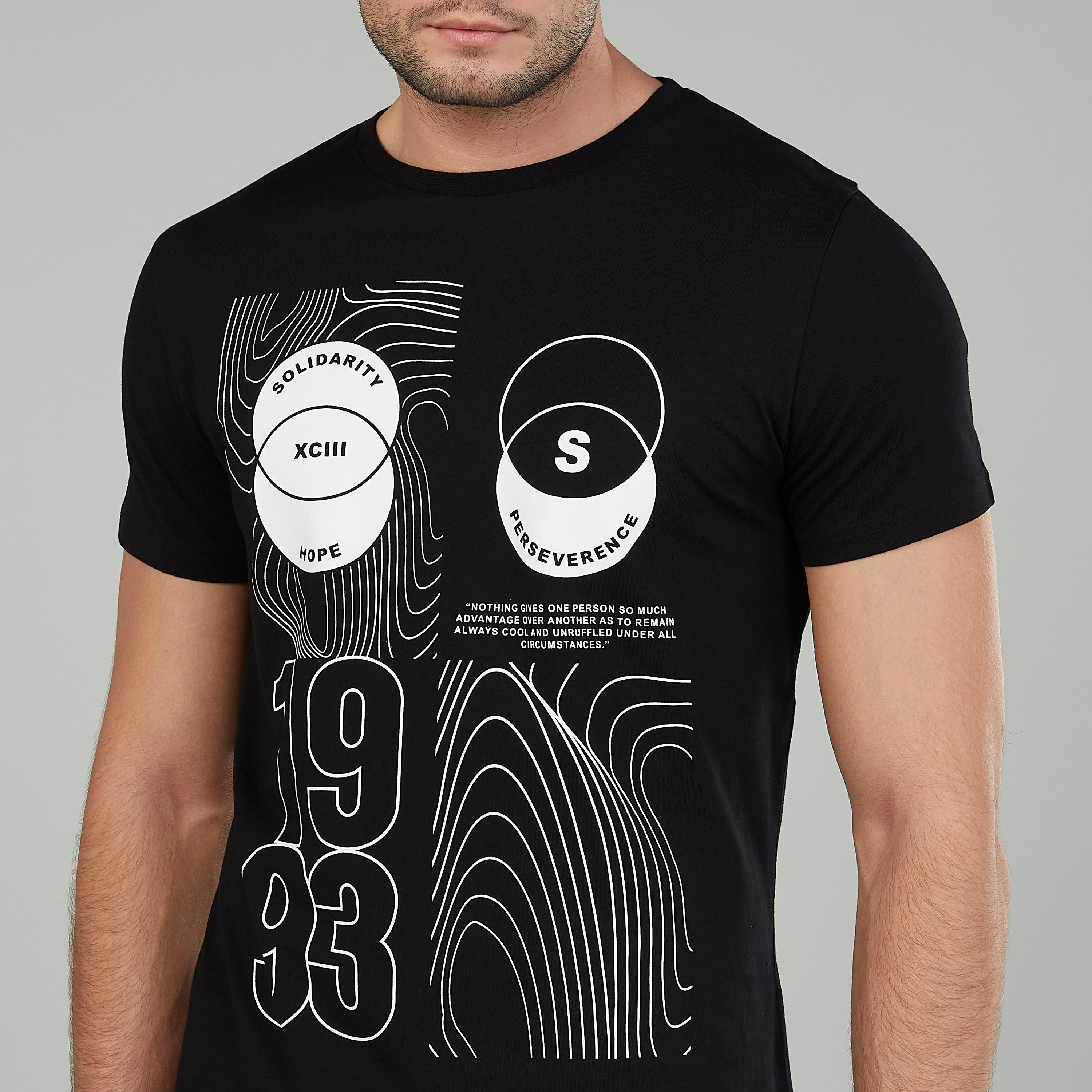 تيشيرت بياقة مستديرة وأكمام قصيرة وطبعات-men-clothing-tshirtsandpolos-tshirts-image-3