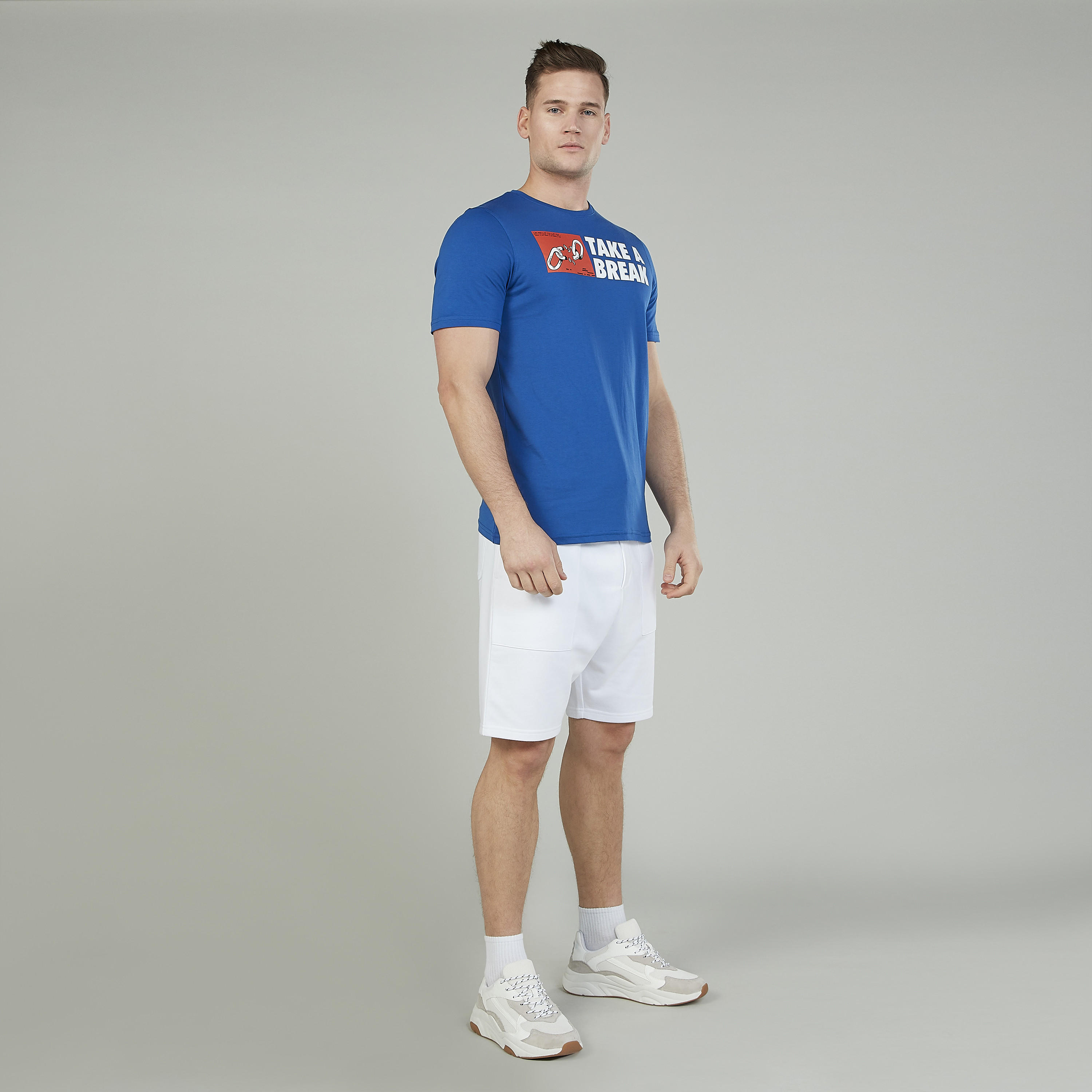 شورت سادة بجيوب وتفاصيل رباط-men-clothing-bottoms-shorts-image-4