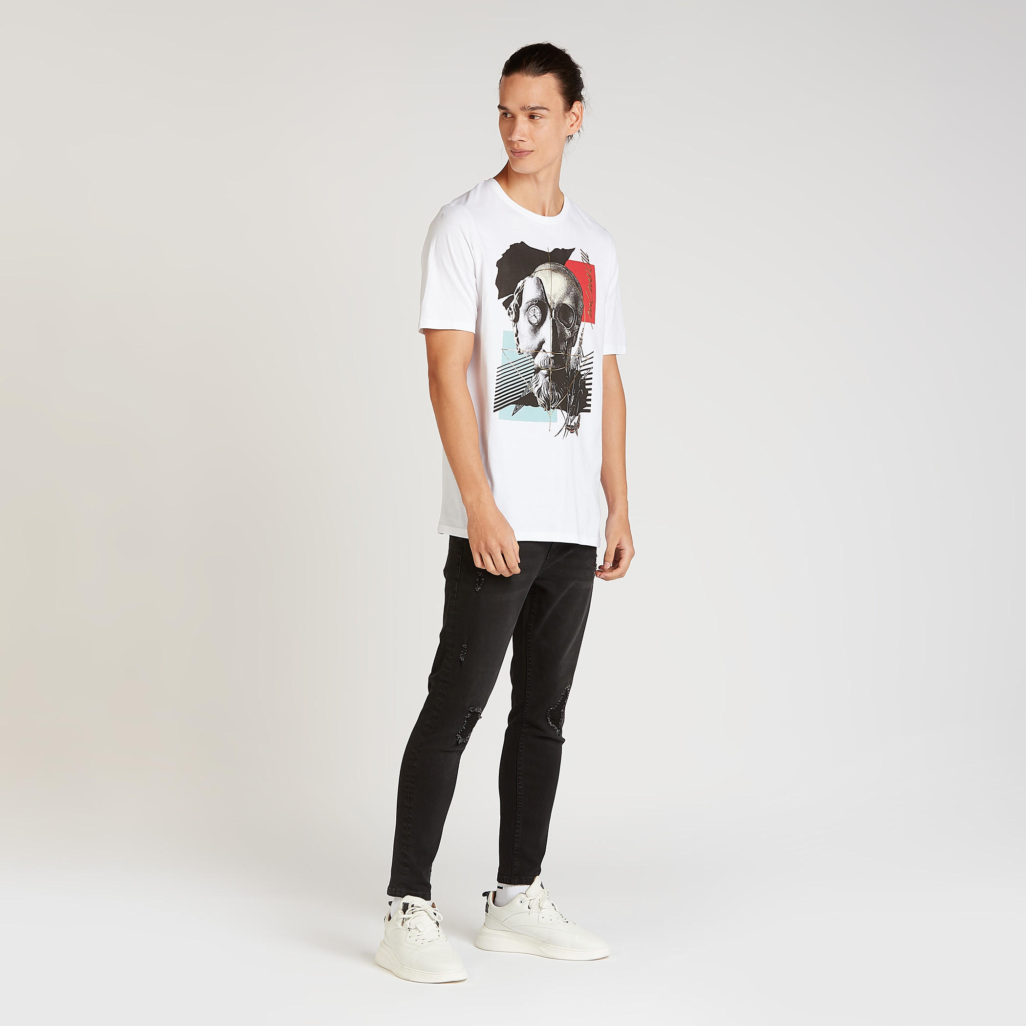 تيشيرت بياقة ضيّقة وأكمام قصيرة وطبعات-men-clothing-tshirtsandpolos-tshirts-image-3