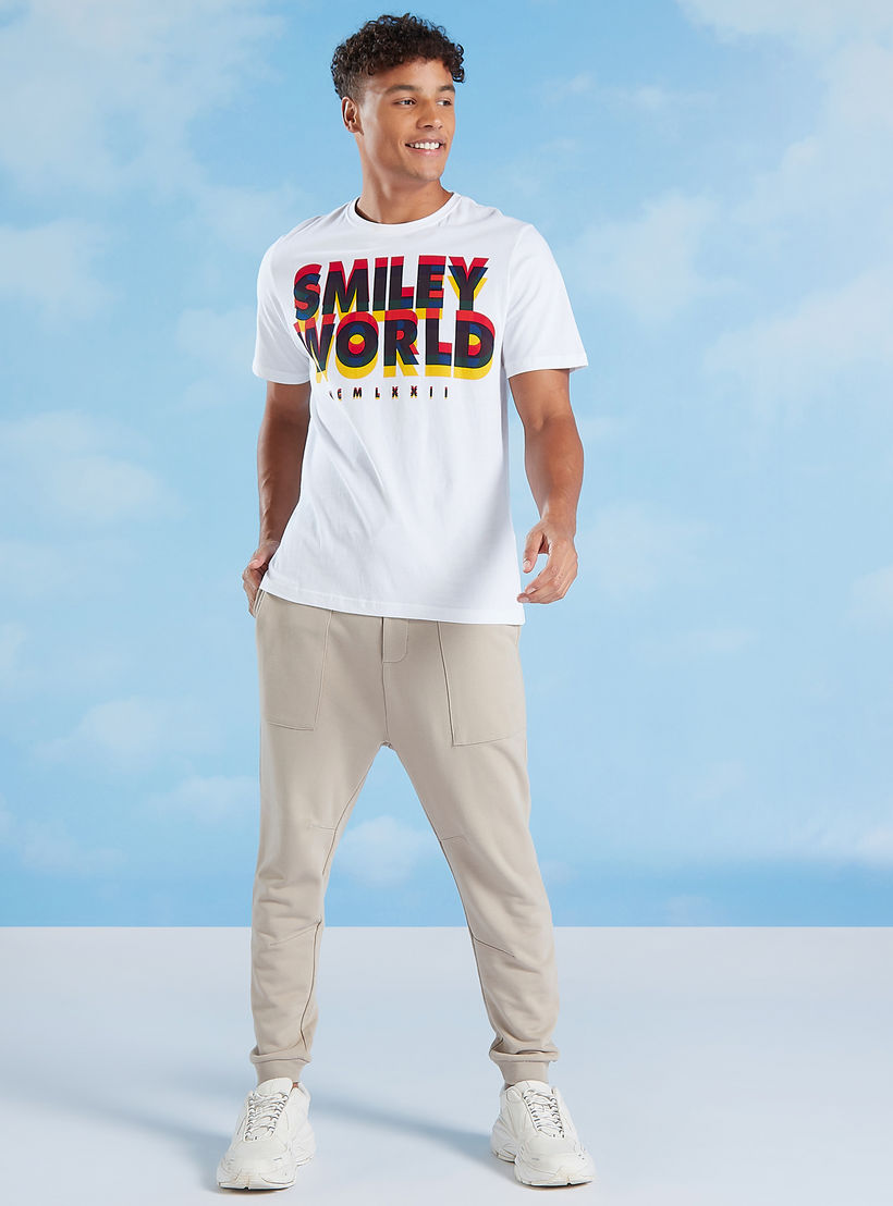 بنطلون رياضي سادة طويل مع تفاصيل جيوب ورباط-men-clothing-bottoms-joggers-image-3