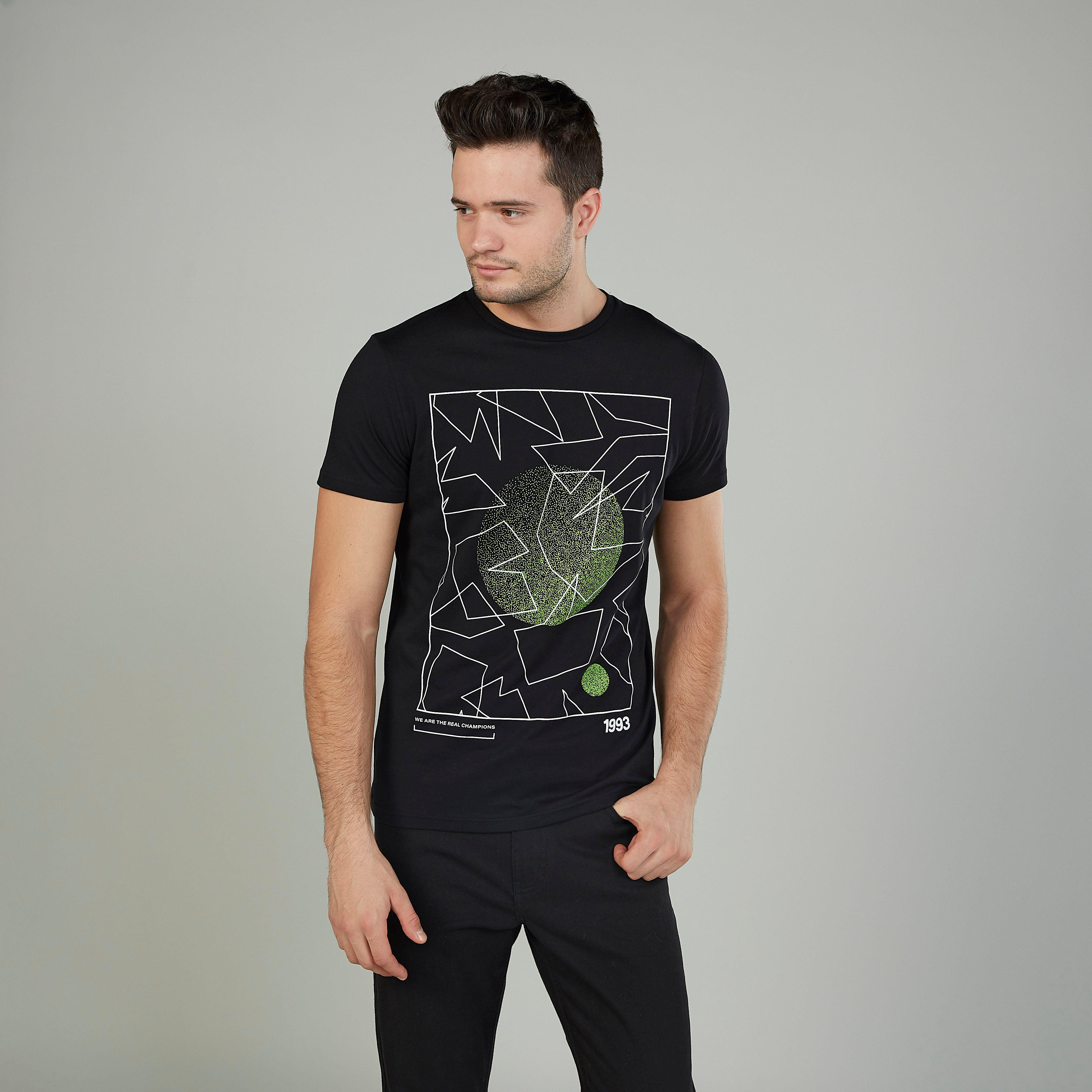 تيشيرت بياقة ضيّقة وأكمام قصيرة وطبعات-men-clothing-tshirtsandpolos-tshirts-image-5