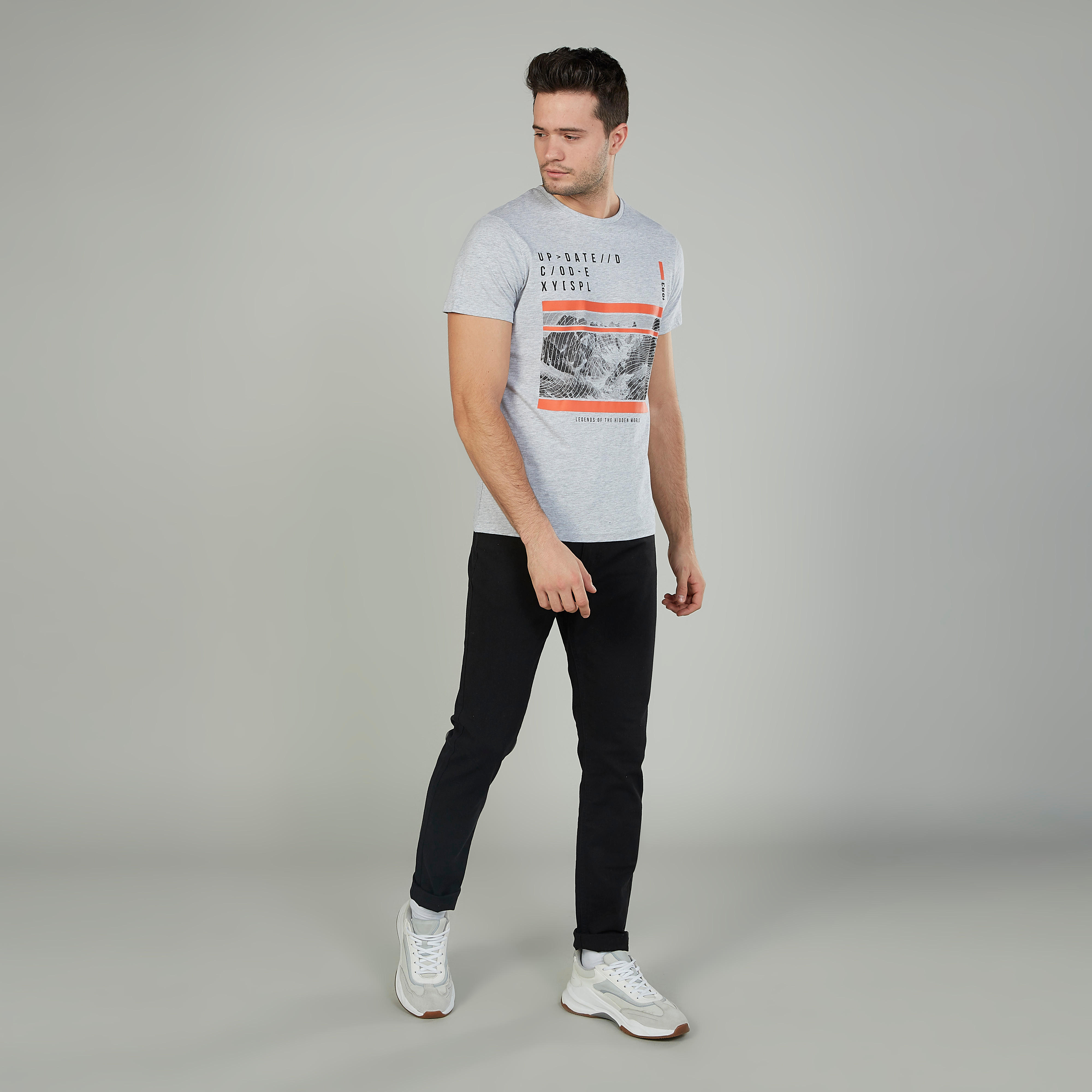 تيشيرت بياقة ضيّقة وأكمام قصيرة وطبعات-men-clothing-tshirtsandpolos-tshirts-image-4