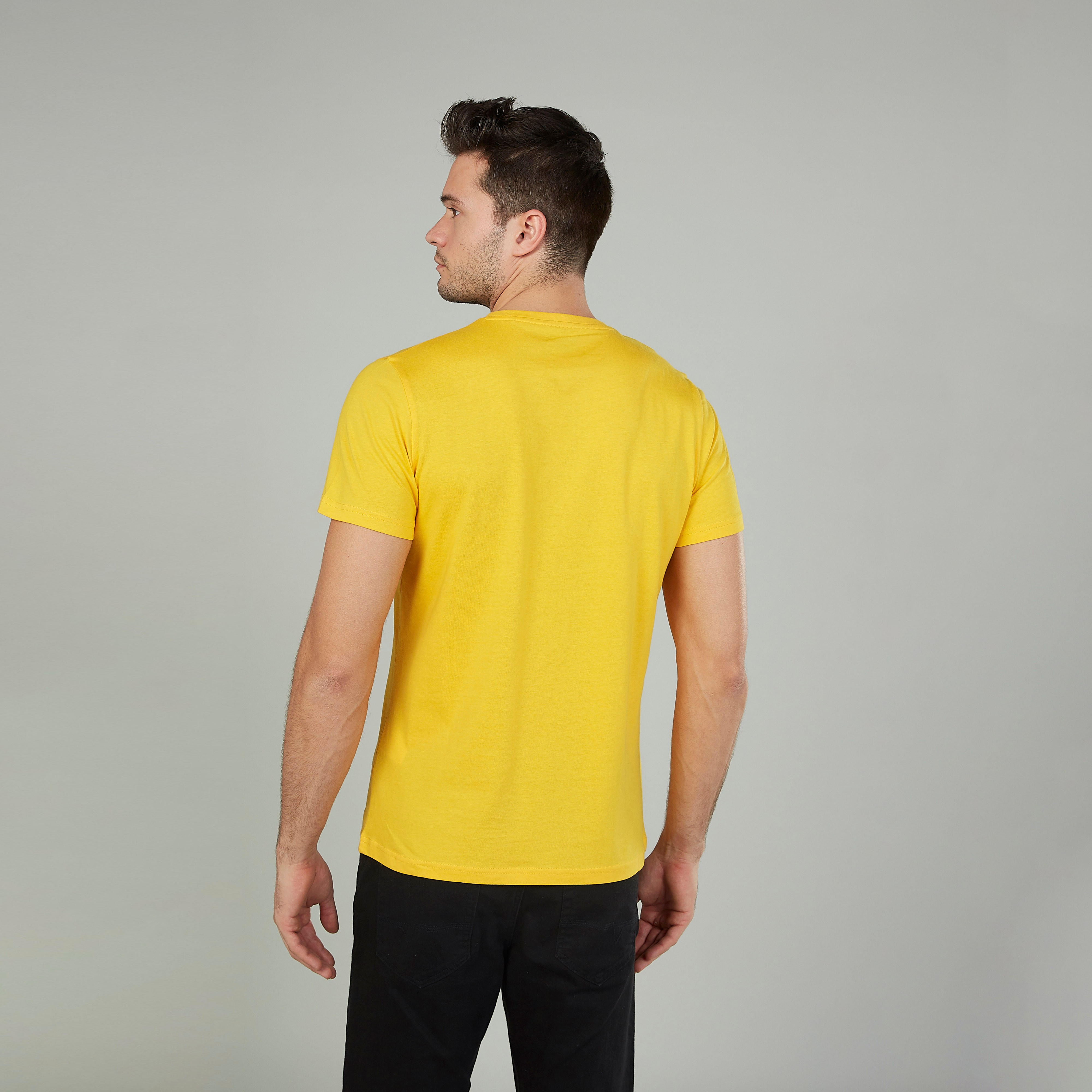 تيشيرت بياقة ضيّقة وأكمام قصيرة وطبعات-men-clothing-tshirtsandpolos-tshirts-image-4