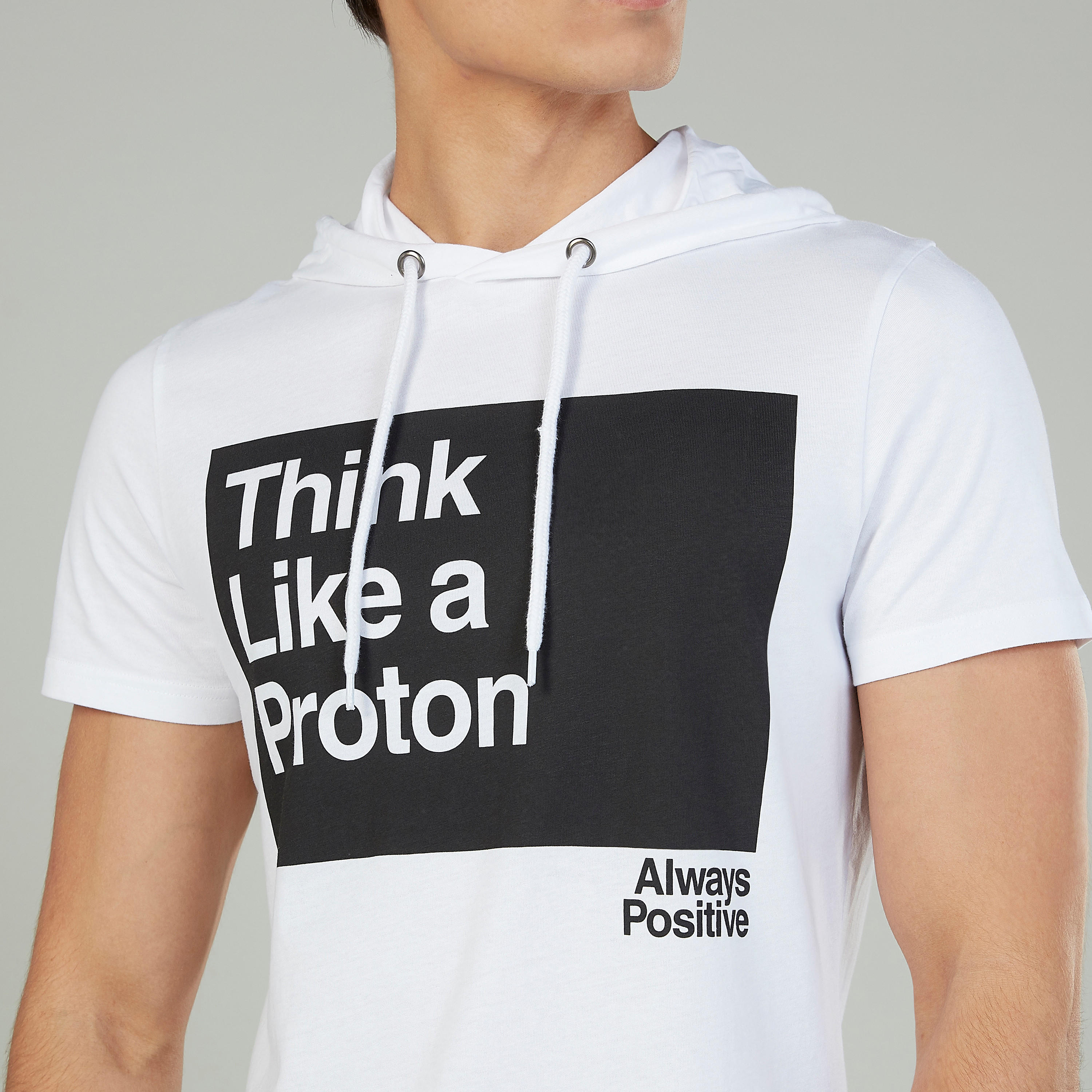 تيشيرت بقبّعة وأكمام قصيرة وطبعات-men-clothing-tshirtsandpolos-tshirts-image-3