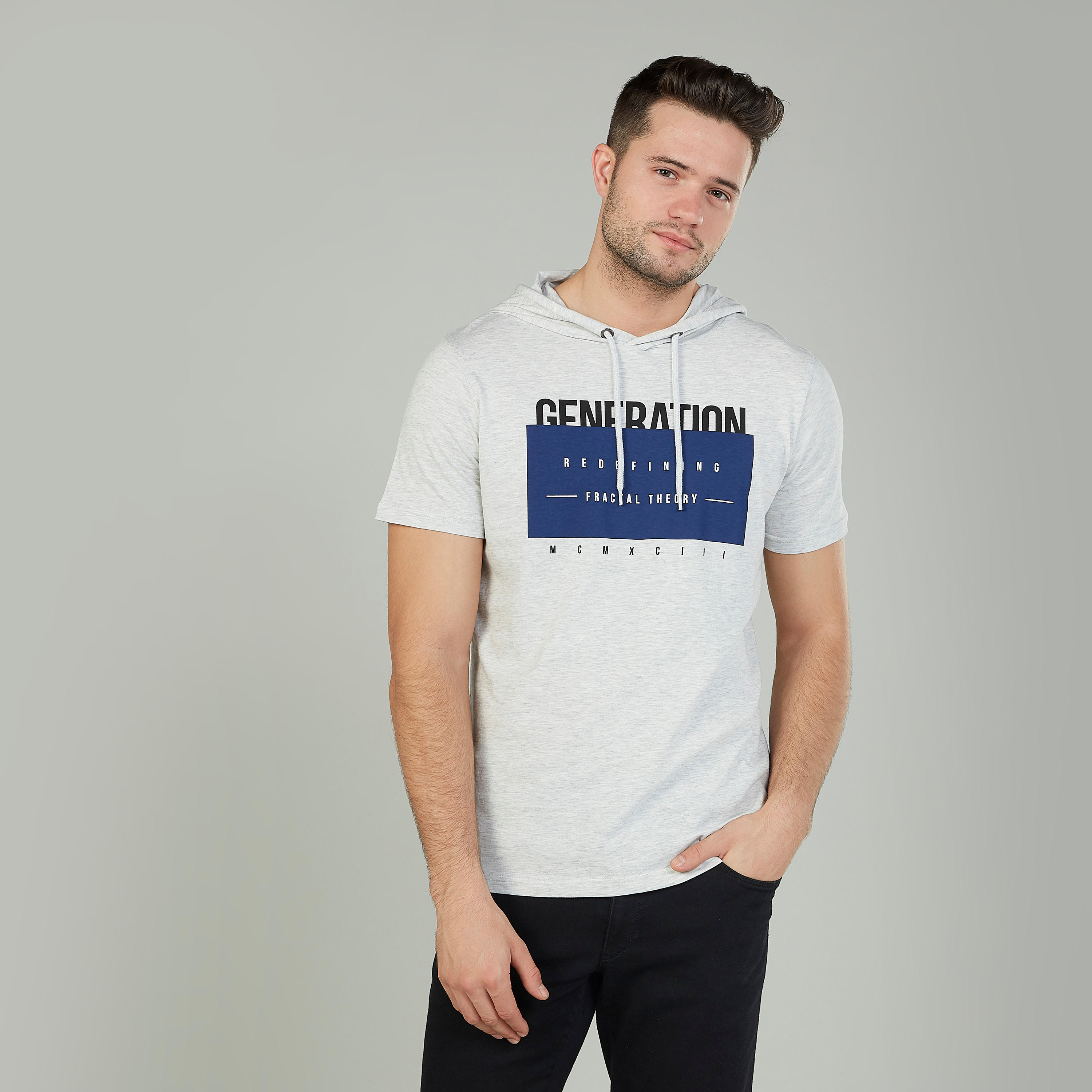 تيشيرت بقبعة وأكمام قصيرة وطبعات-men-clothing-tshirtsandpolos-tshirts-image-1