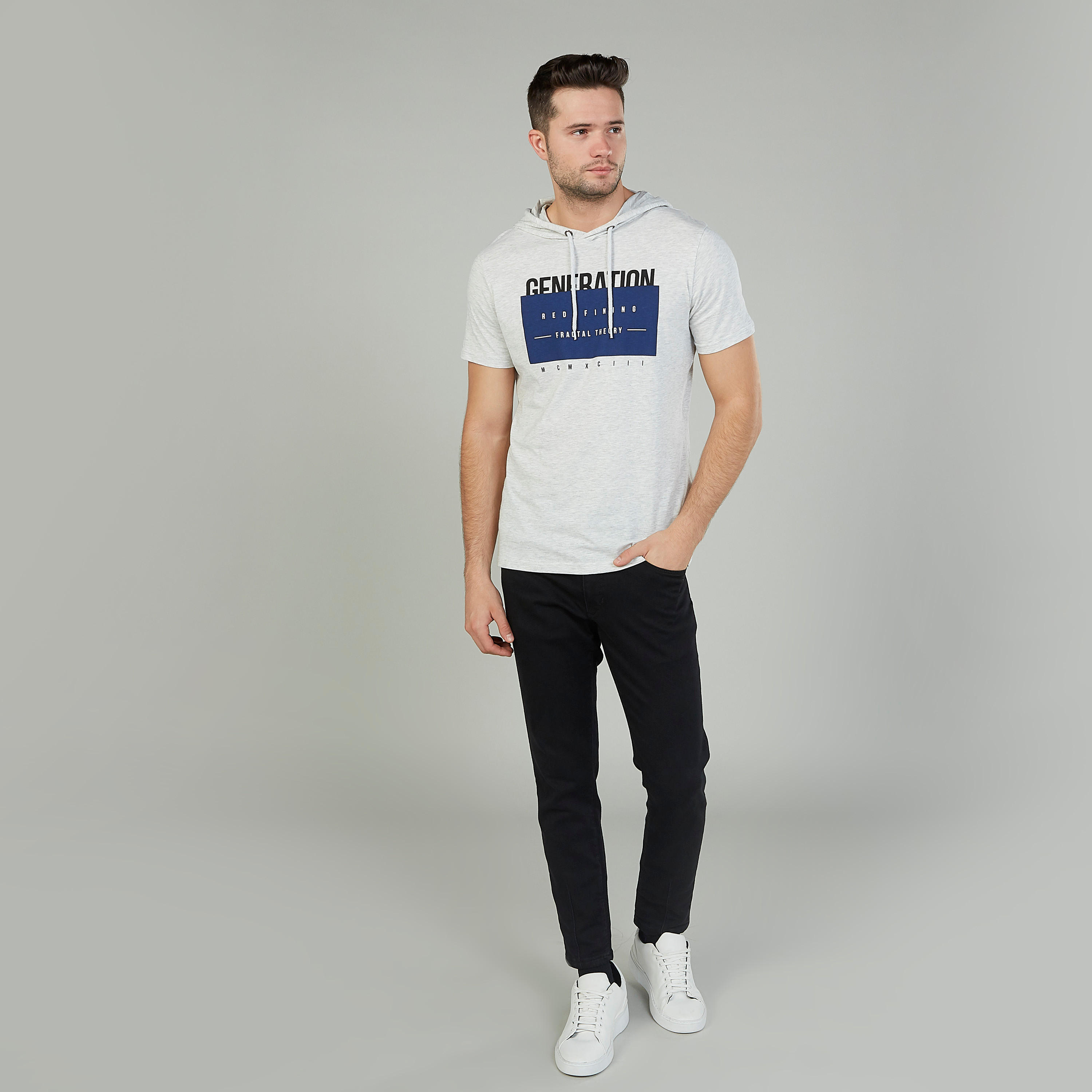 تيشيرت بقبعة وأكمام قصيرة وطبعات-men-clothing-tshirtsandpolos-tshirts-image-2