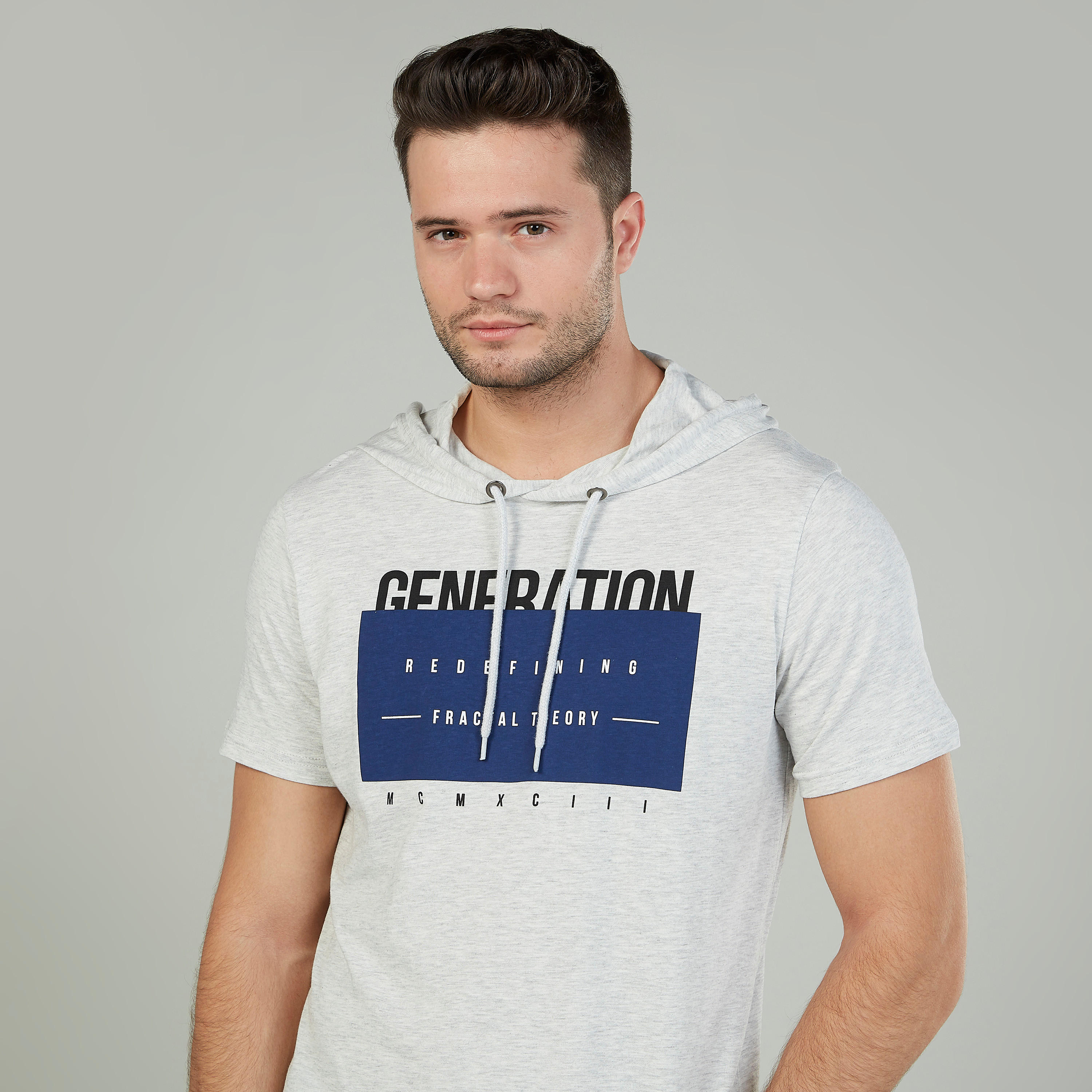 تيشيرت بقبعة وأكمام قصيرة وطبعات-men-clothing-tshirtsandpolos-tshirts-image-3