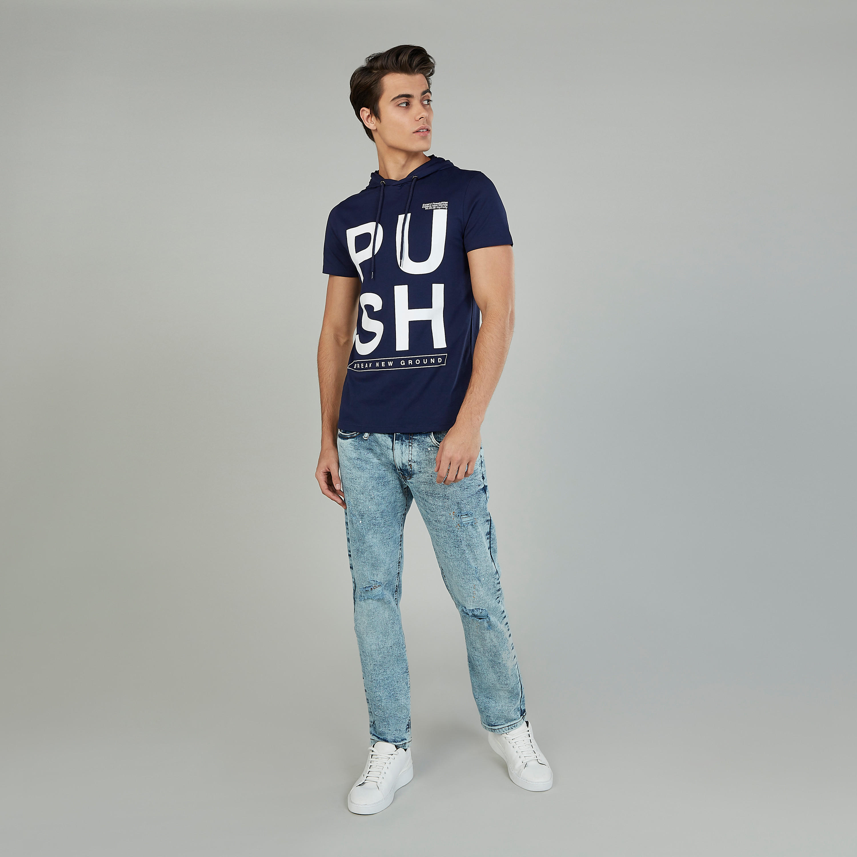 تيشيرت بقبّعة وأكمام قصيرة وطبعات-men-clothing-tshirtsandpolos-tshirts-image-2
