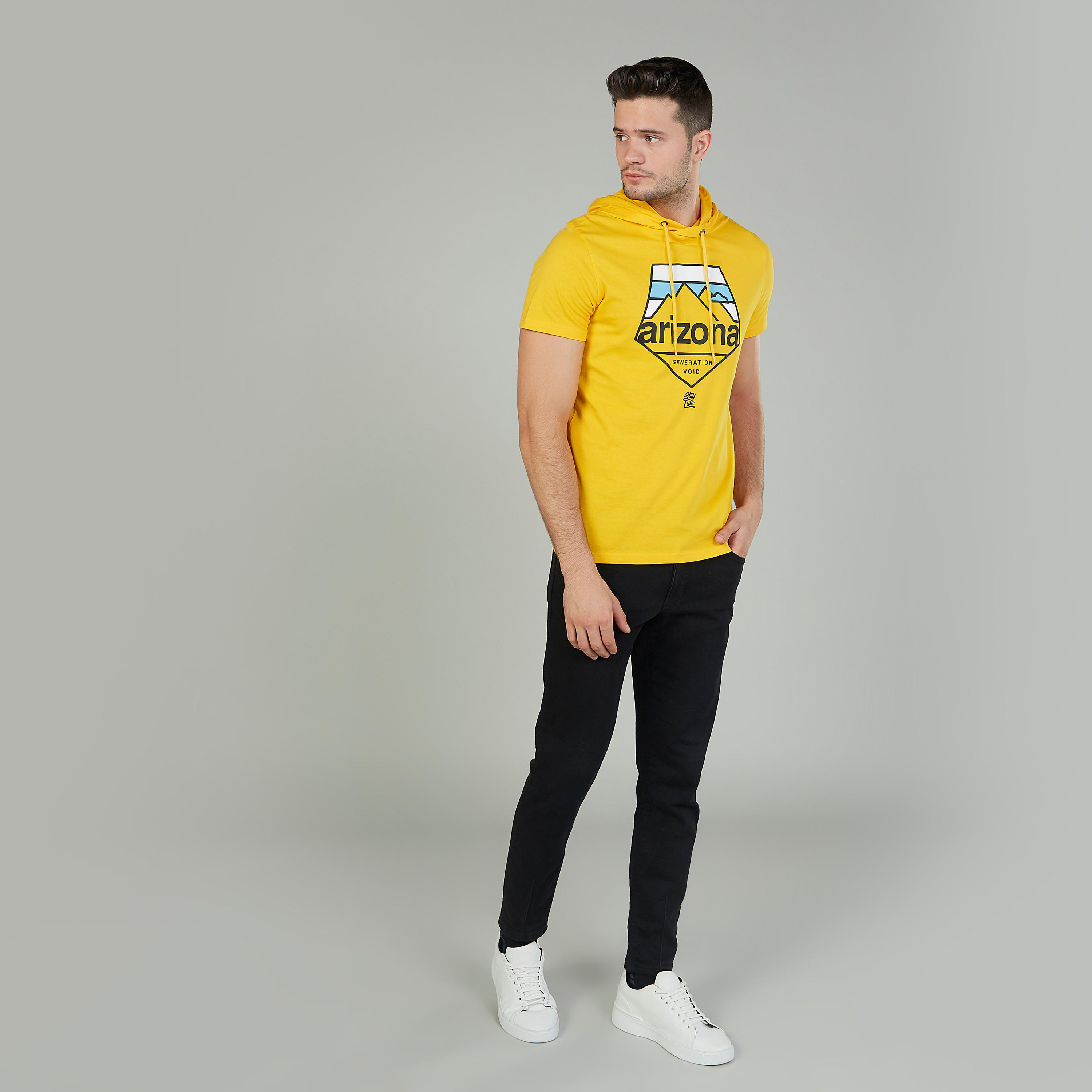تيشيرت بقبعة وأكمام قصيرة وطبعات-men-clothing-tshirtsandpolos-tshirts-image-2