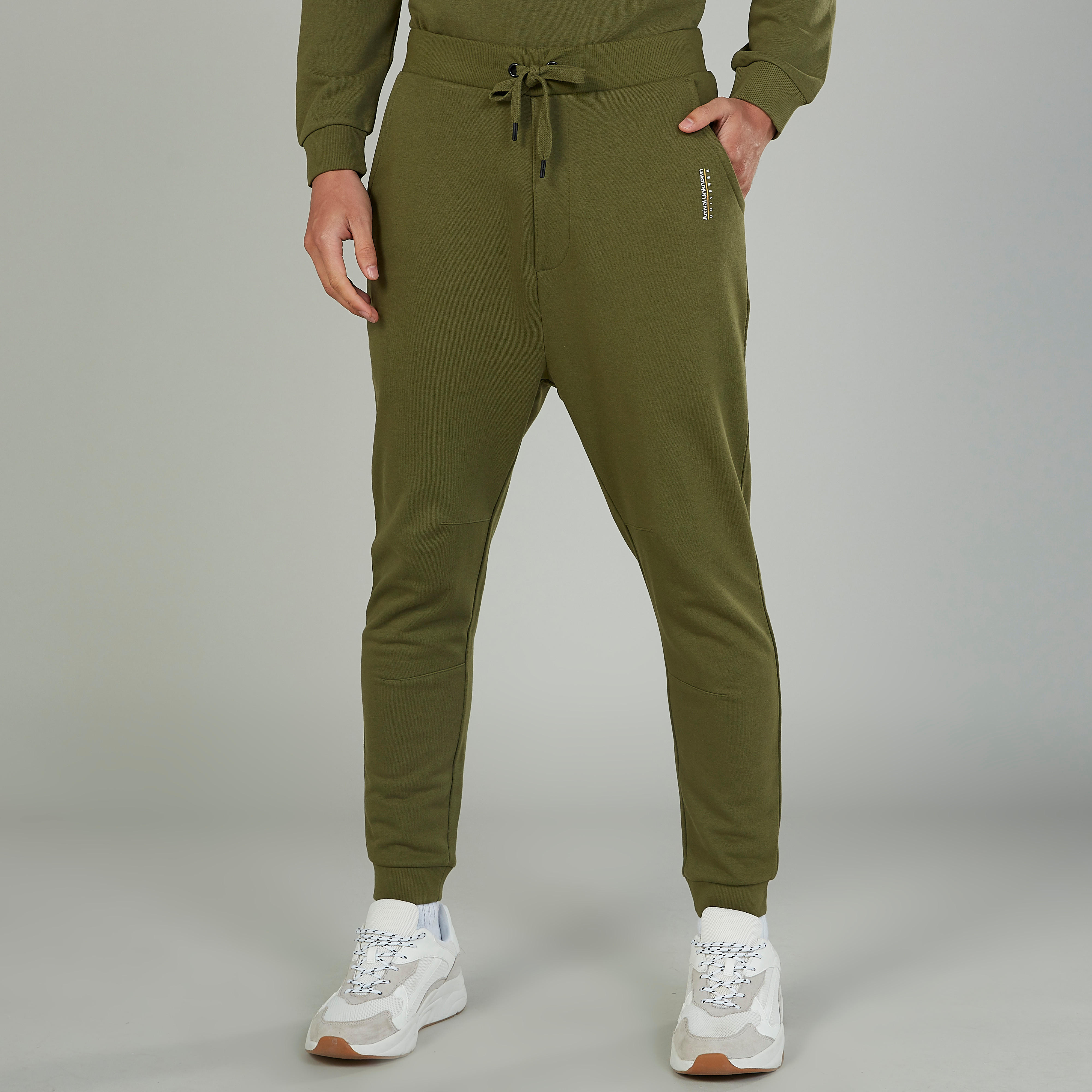 بنطلون رياضي سكيني بخصر متوسط الارتفاع وجيوب-men-clothing-bottoms-joggers-image-1