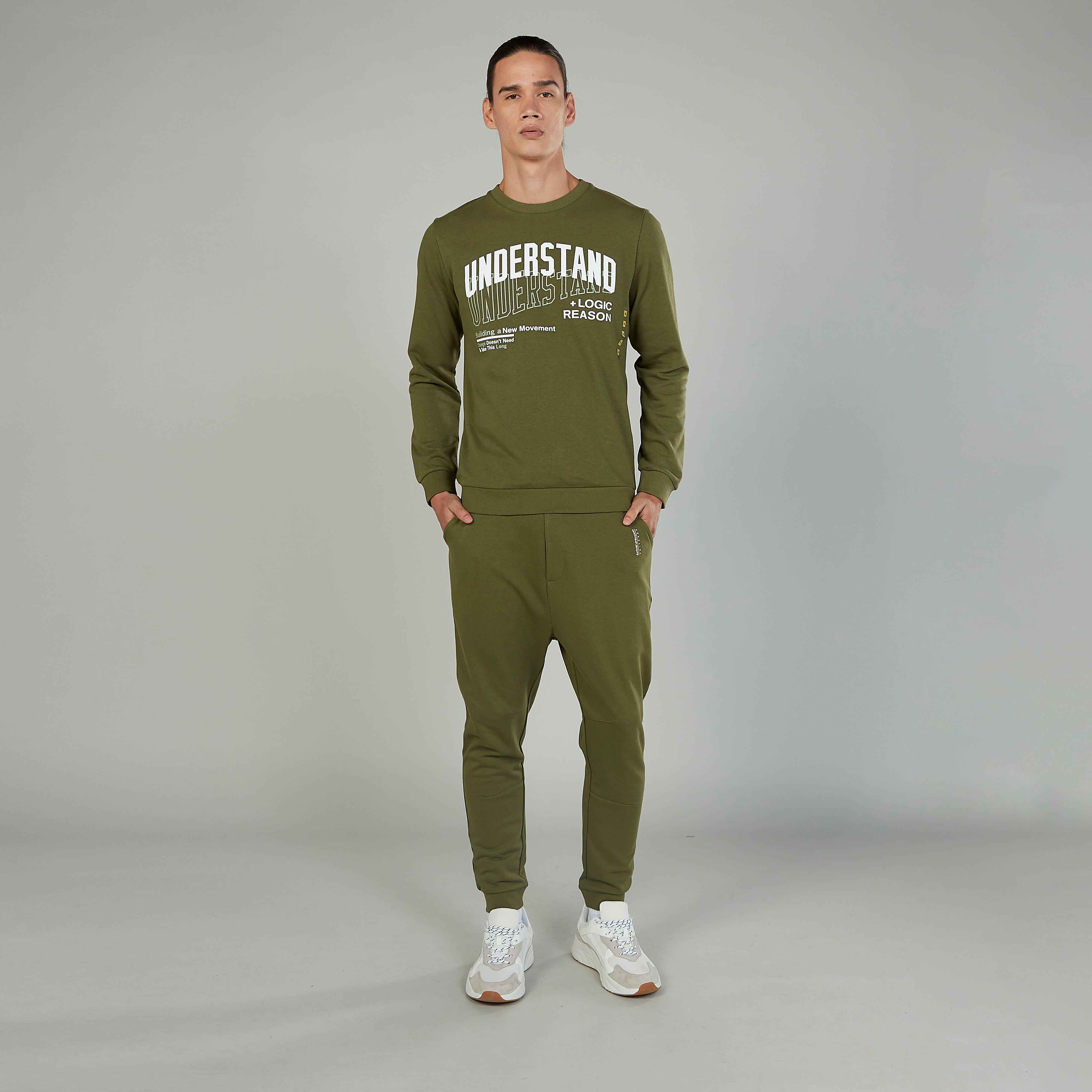 بنطلون رياضي سكيني بخصر متوسط الارتفاع وجيوب-men-clothing-bottoms-joggers-image-2