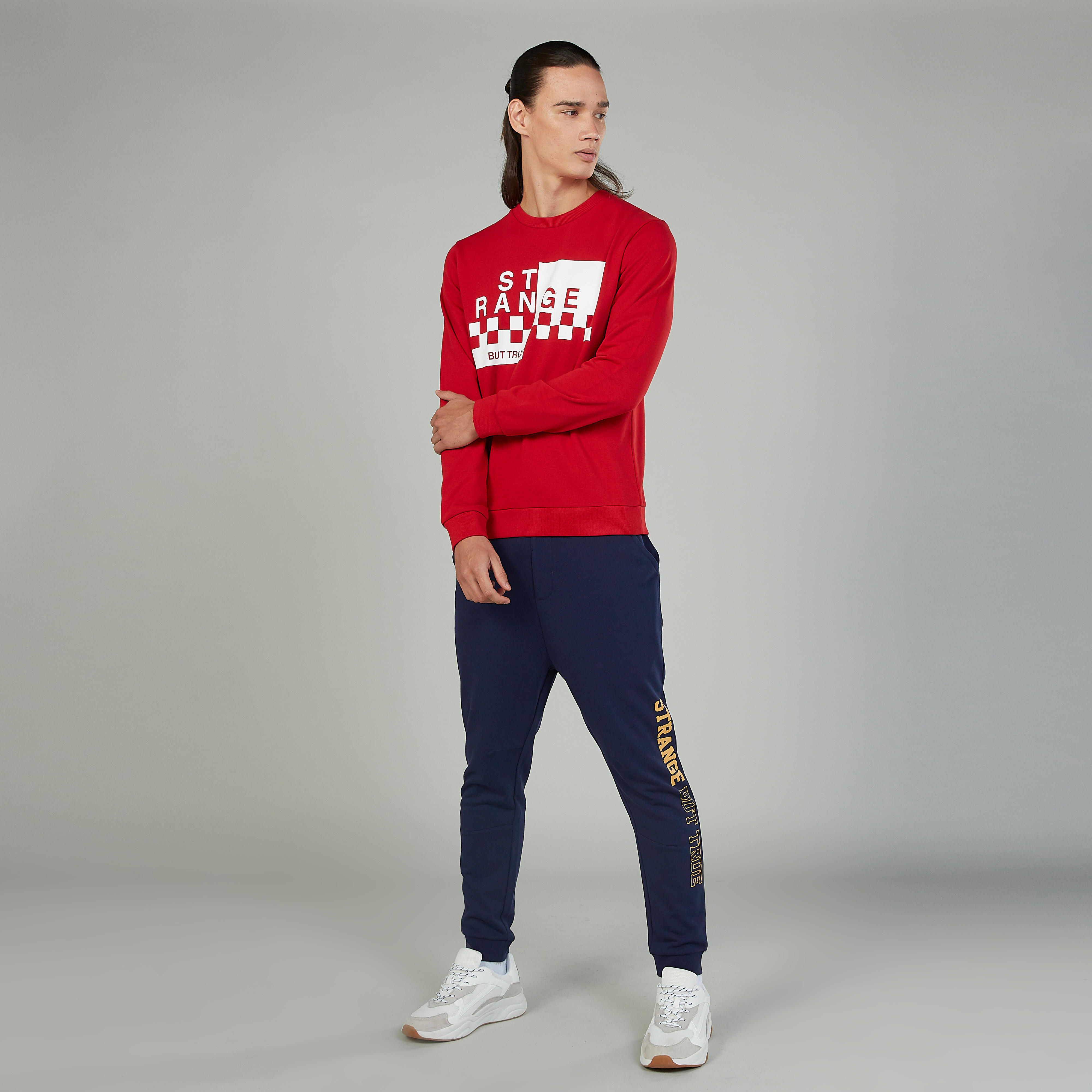 بنطلون رياضي سكيني بخصر متوسط الارتفاع وجيوب وطبعات-men-clothing-bottoms-joggers-image-2