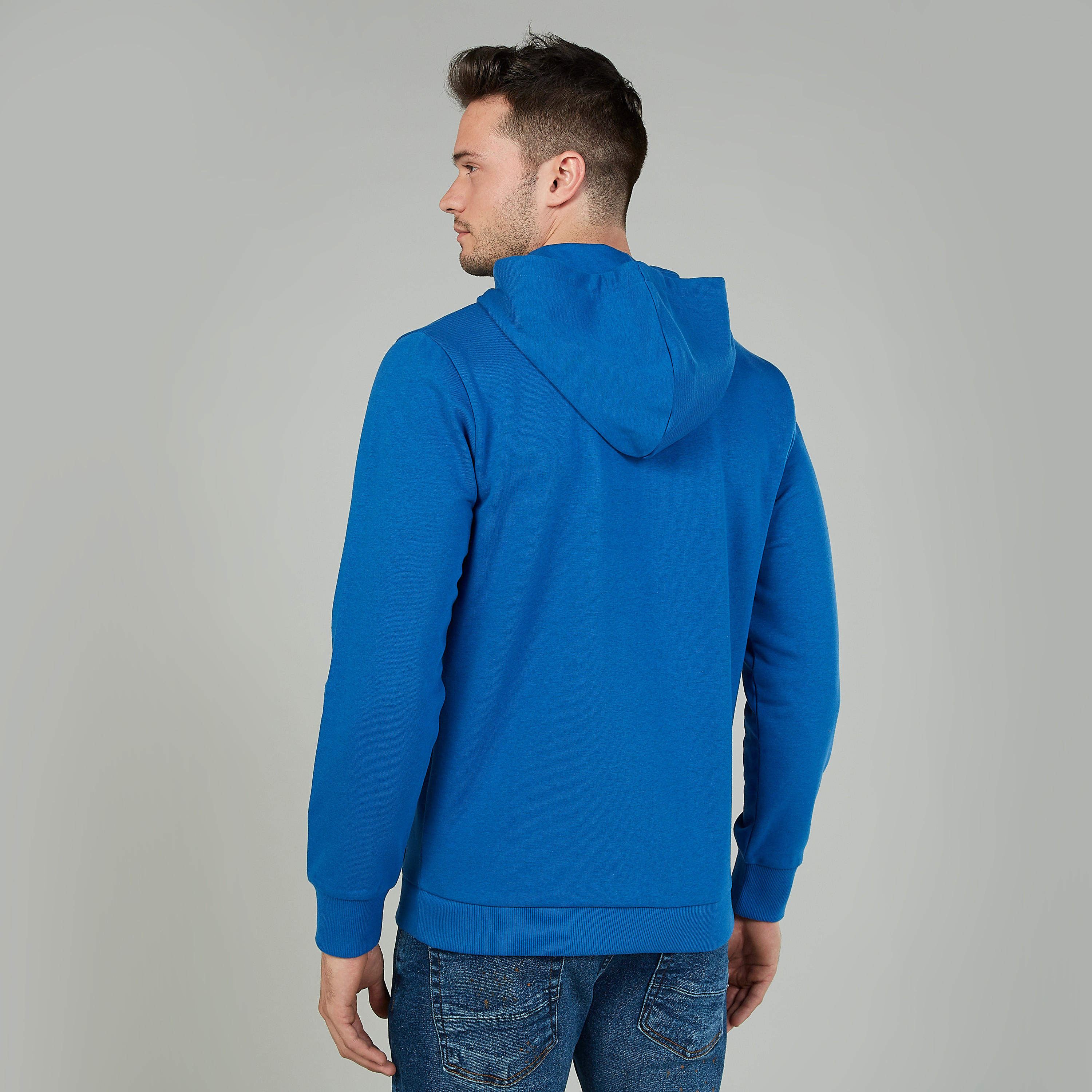 هودي بأكمام طويلة وجيوب كنغر وطبعات-men-winterwear-hoodiesandsweatshirts-image-4