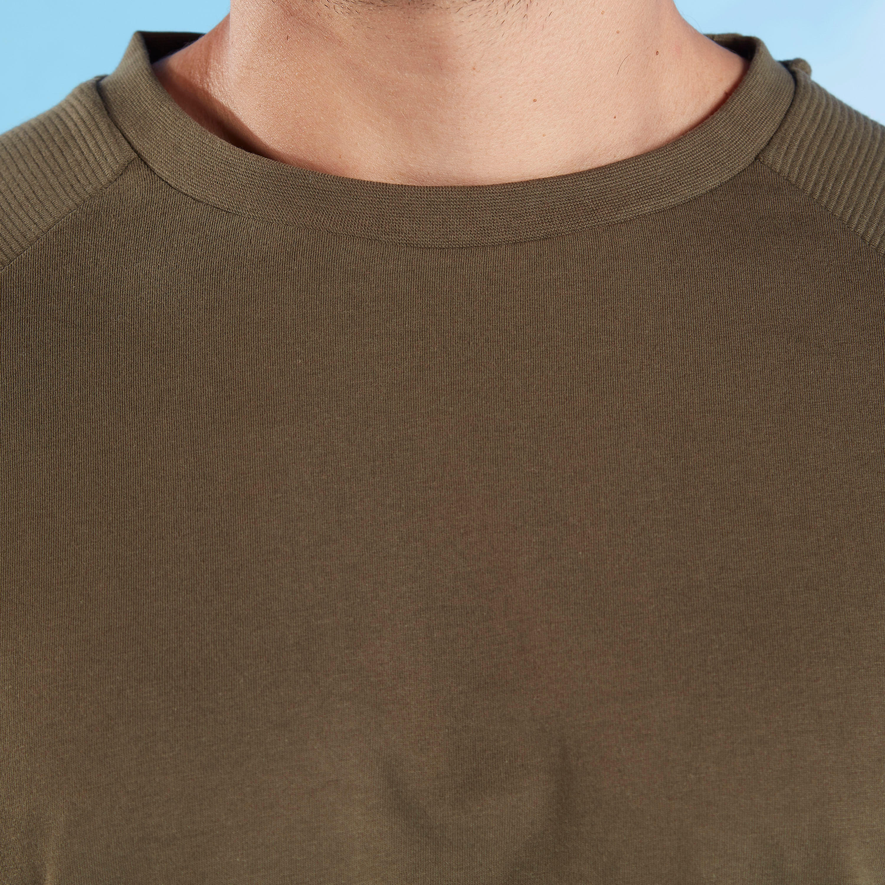 تيشيرت سادة بياقة ضيّقة وأكمام مغايرة-men-clothing-tshirtsandpolos-tshirts-image-8