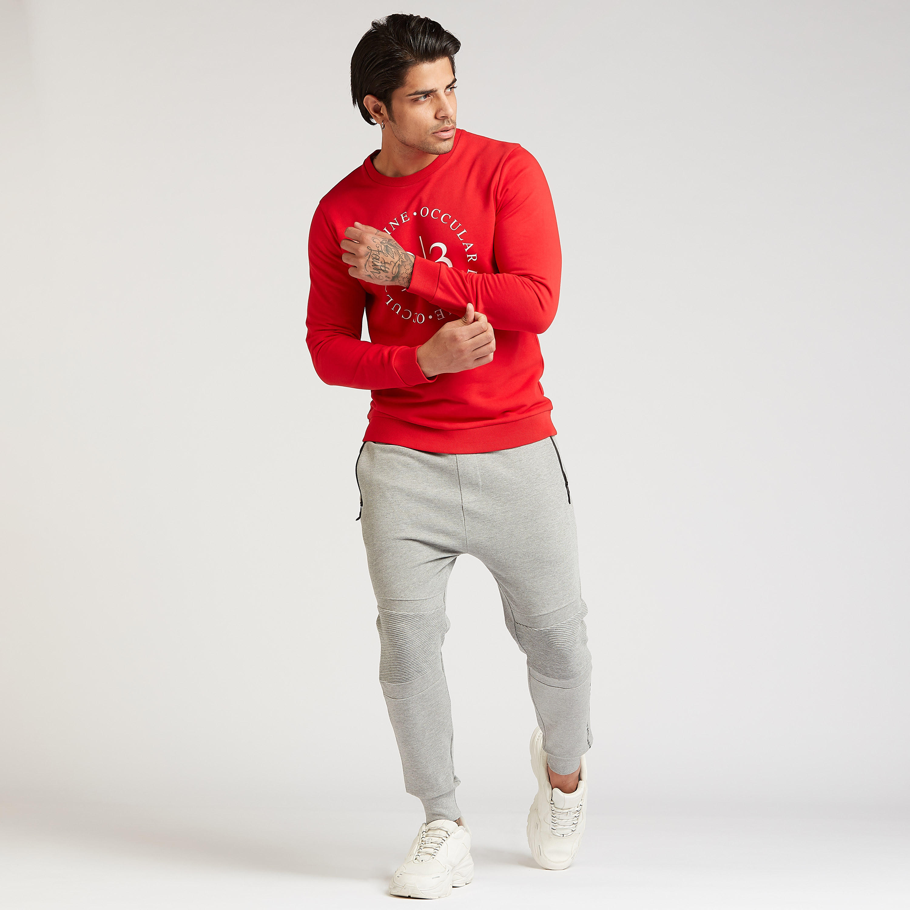 بنطلون رياضي بارز الملمس بخصر متوسط الارتفاع بقصّة سليم وجيوب ورباط-men-clothing-bottoms-joggers-image-2