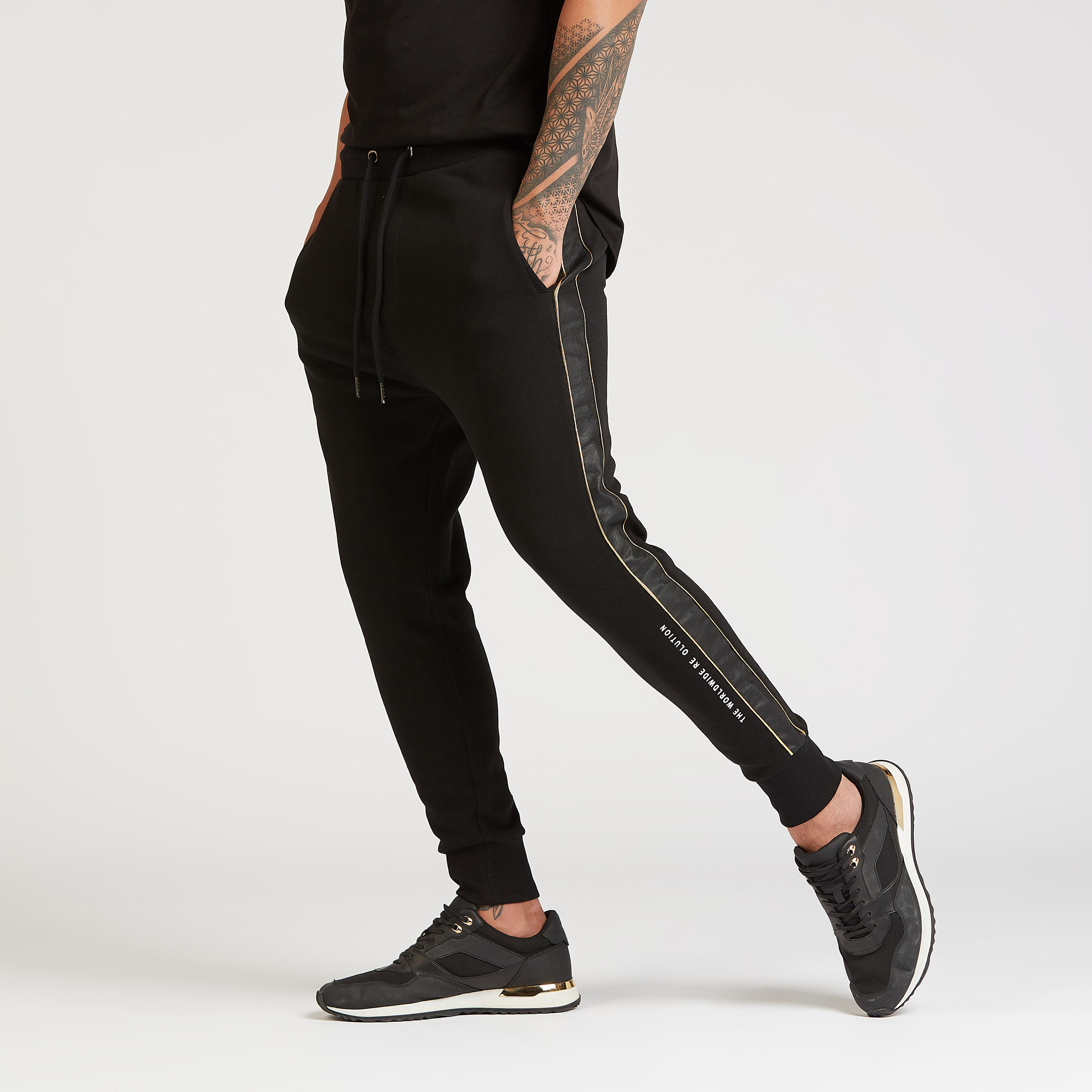 بنطلون رياضي مستدام سادة بخصر متوسط الارتفاع وجيوب-men-clothing-bottoms-joggers-image-5
