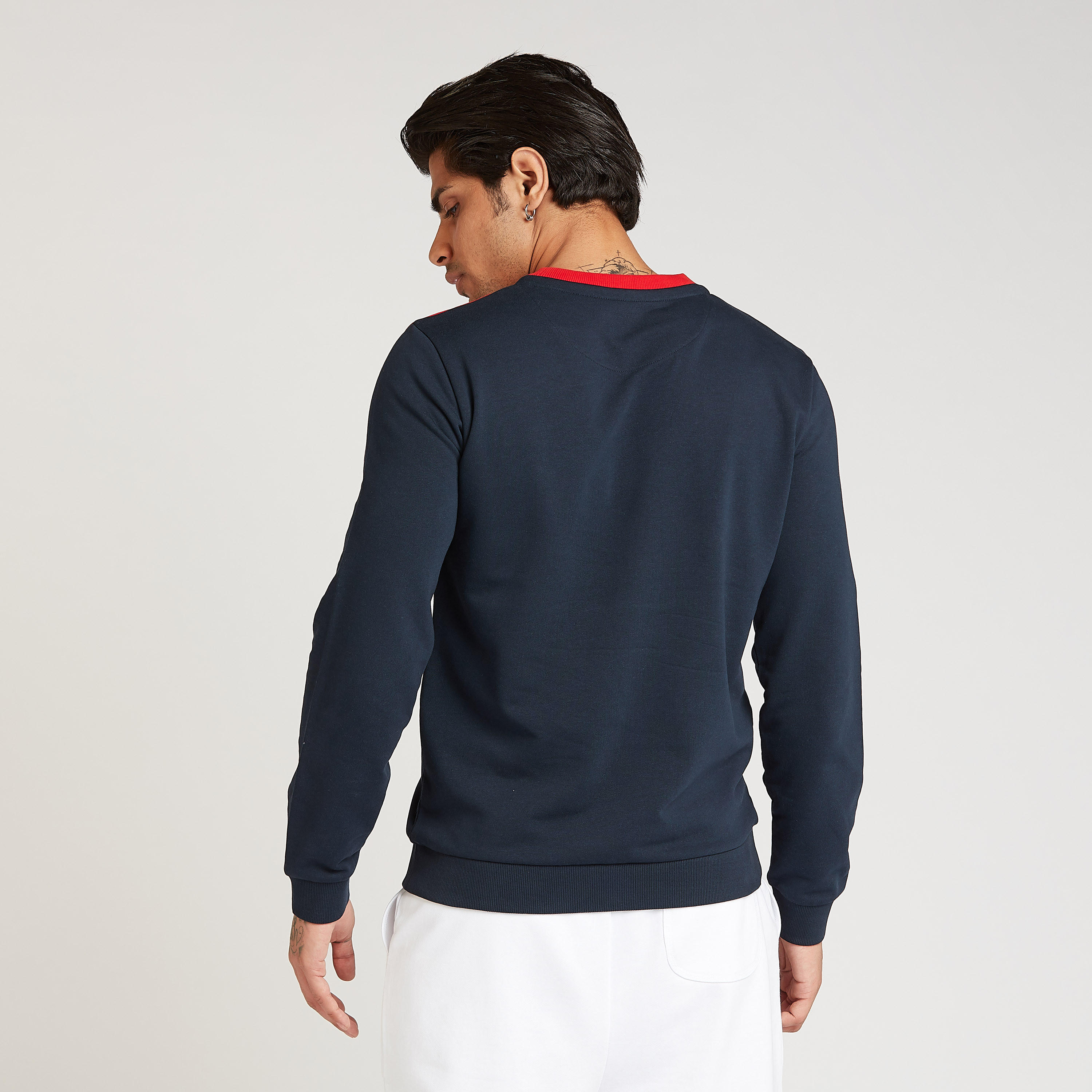 سويت شيرت سليم بياقة ضيّقة وأكمام طويلة وطبعات-men-winterwear-hoodiesandsweatshirts-image-4