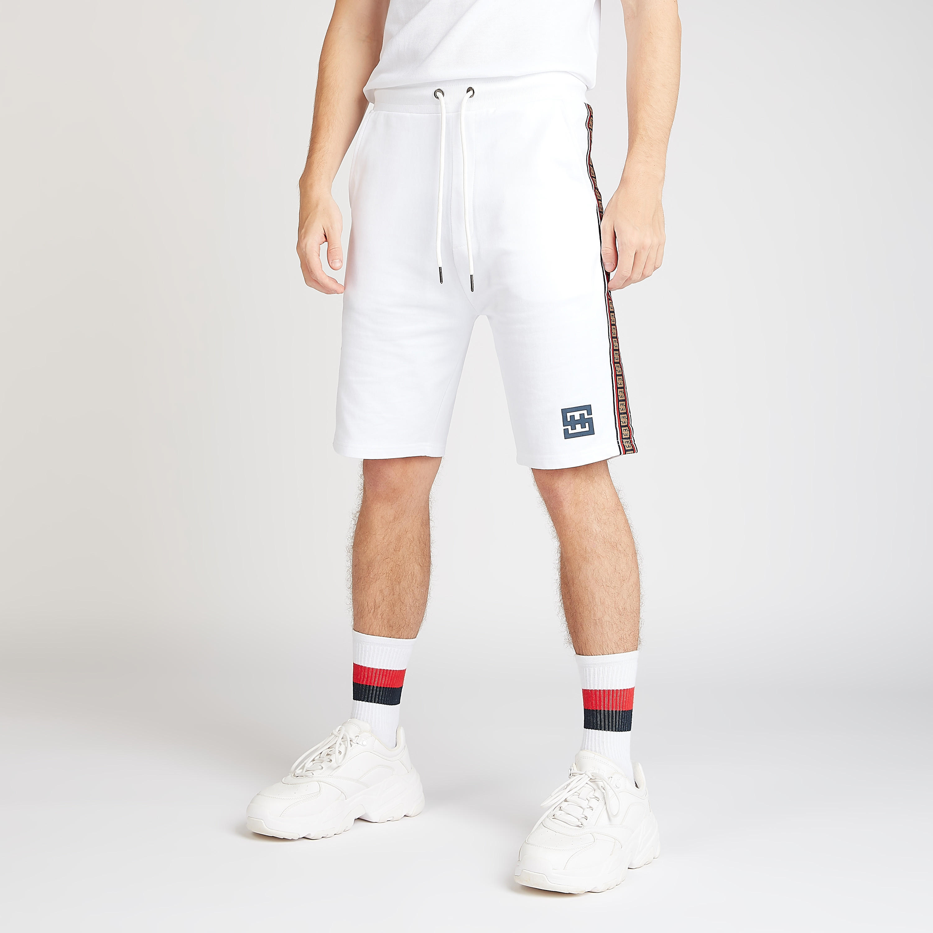 شورت مستدام سادة بخصر متوسط الارتفاع بتفاصيل جيوب وأشرطة-men-clothing-bottoms-shorts-image-1