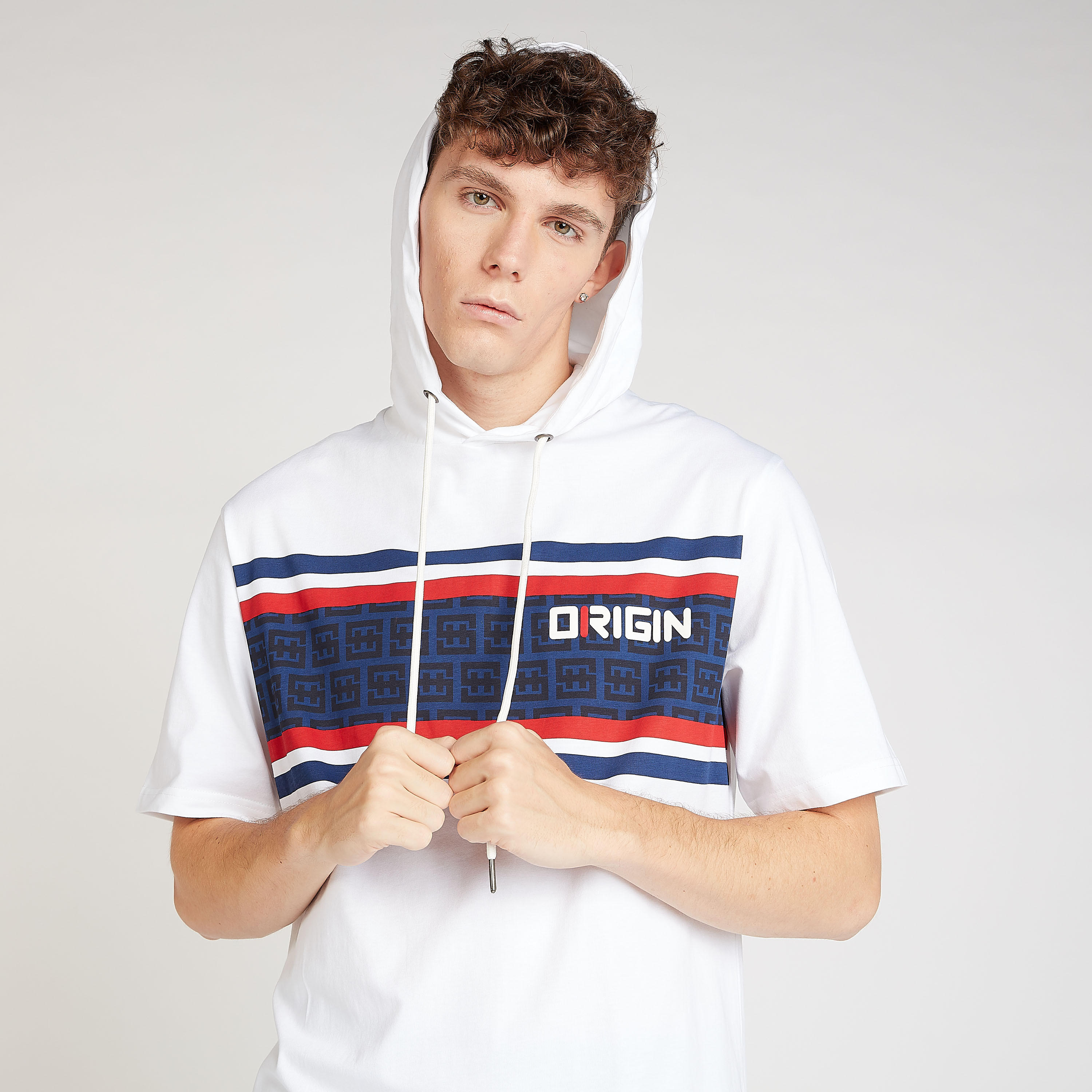 تيشيرت مستدام بقبّعة وأكمام قصيرة وطبعات جرافيك-men-clothing-tshirtsandpolos-tshirts-image-6