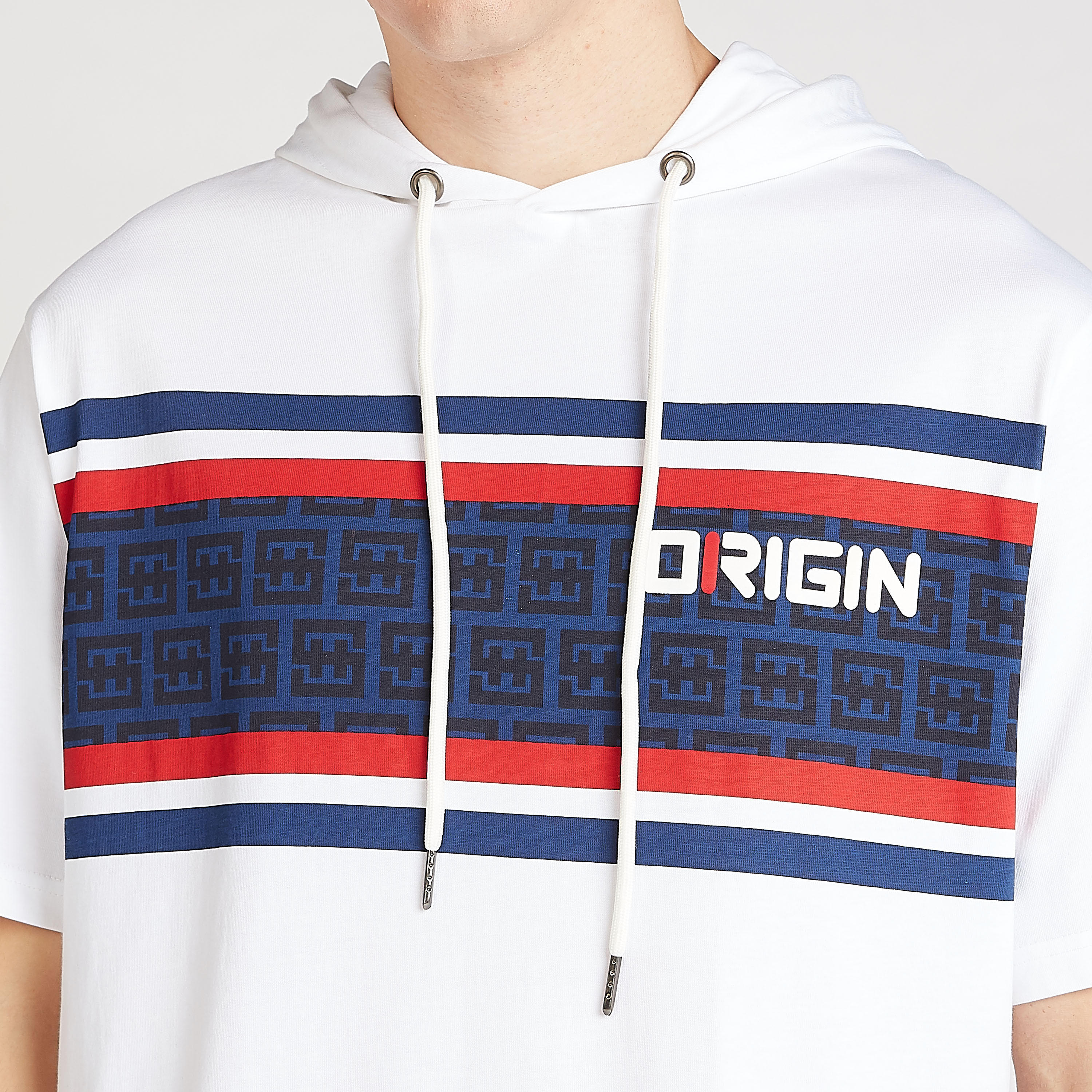 تيشيرت مستدام بقبّعة وأكمام قصيرة وطبعات جرافيك-men-clothing-tshirtsandpolos-tshirts-image-4