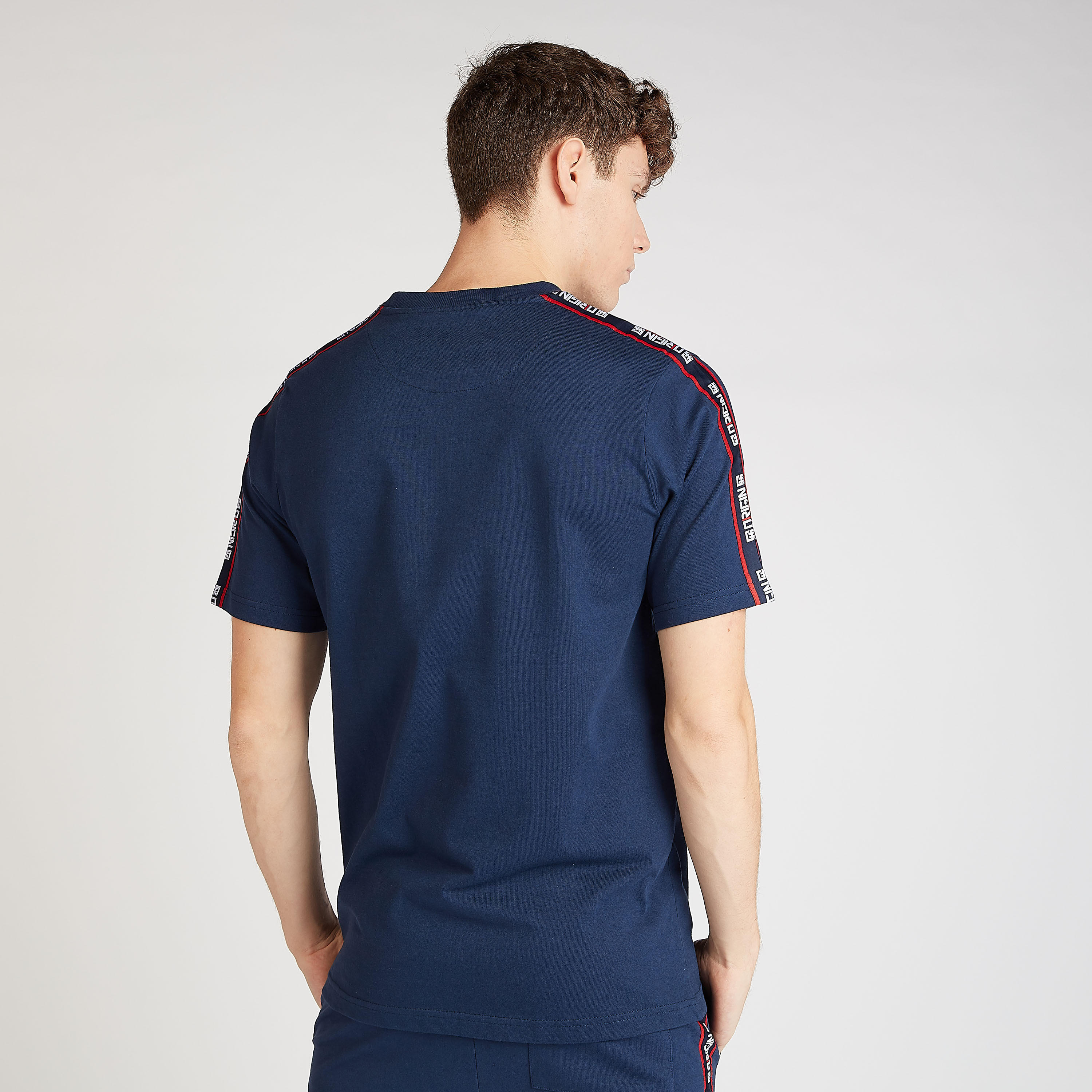 تيشيرت بياقة ضيقة و أكمام قصيرة و طبعات جرافيك-men-clothing-tshirtsandpolos-tshirts-image-4