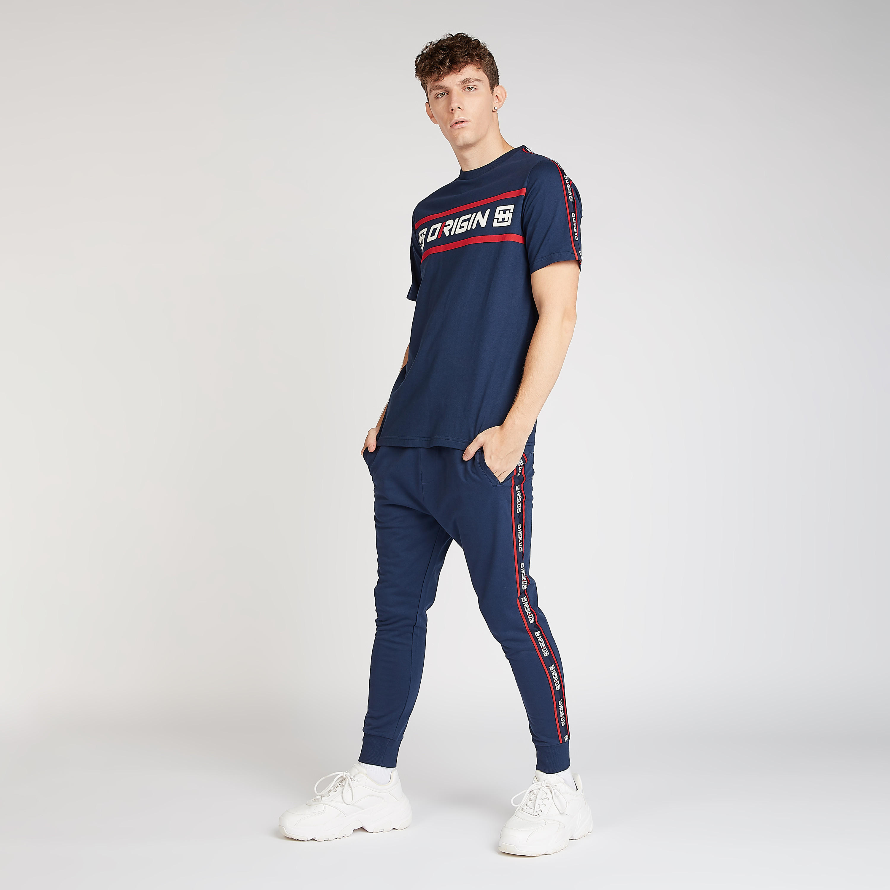 بنطلون رياضي مستدام سادة سليم بخصر متوسط الارتفاع وجيوب و أشرطة-men-clothing-bottoms-joggers-image-2