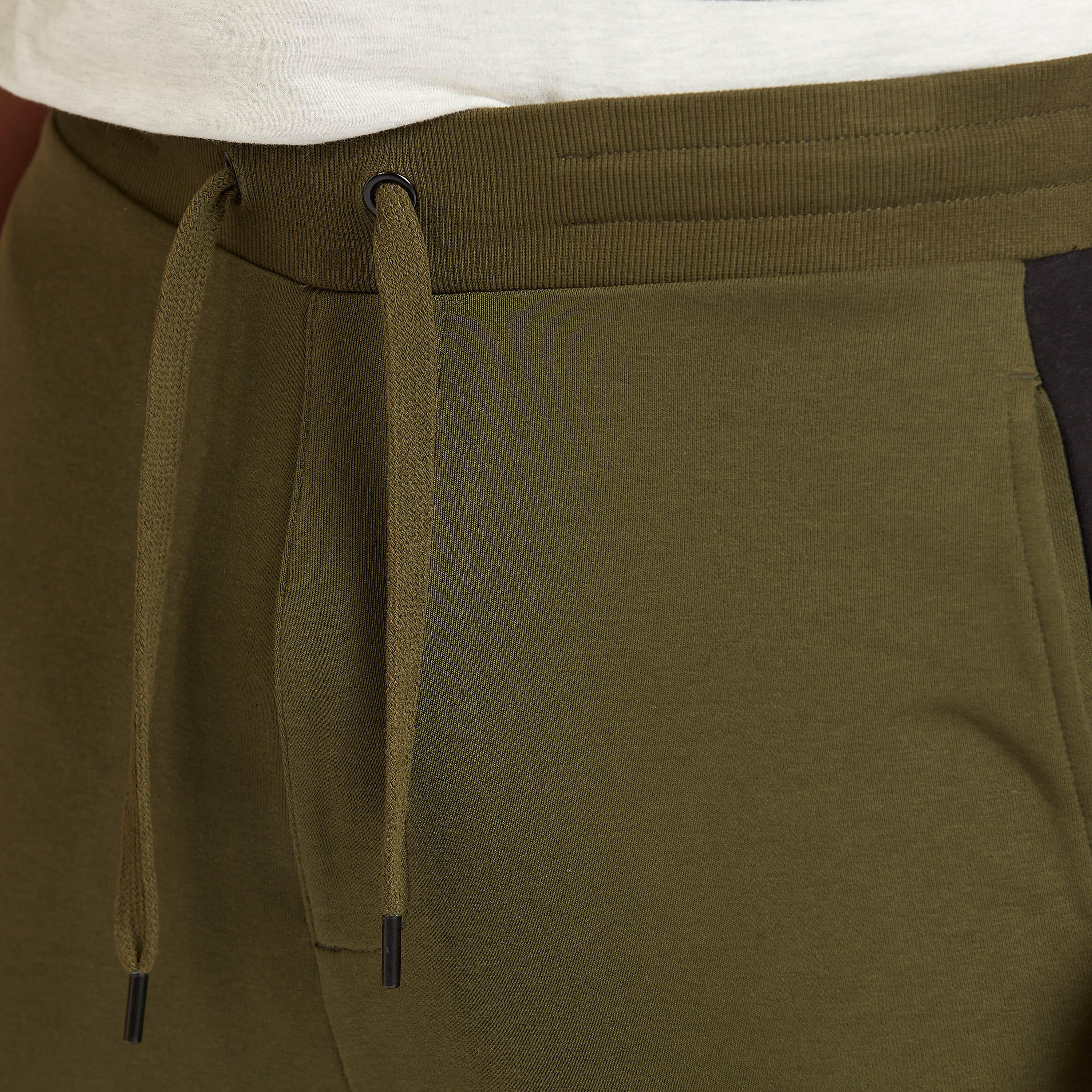 بنطلون مستدام رياضي بارز الملمس بتفاصيل جيوب-men-clothing-bottoms-joggers-image-3