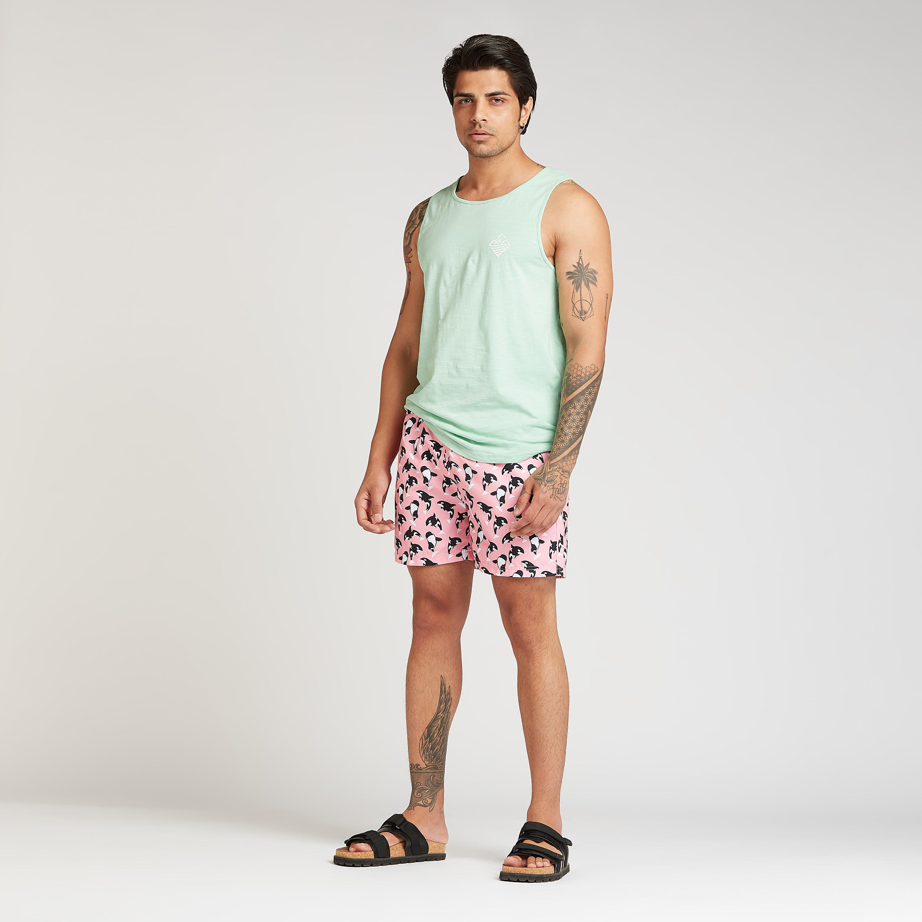 فيست سادة مستدامة دون أكمام وبياقة مستديرة-men-clothing-tshirtsandpolos-vests-image-5