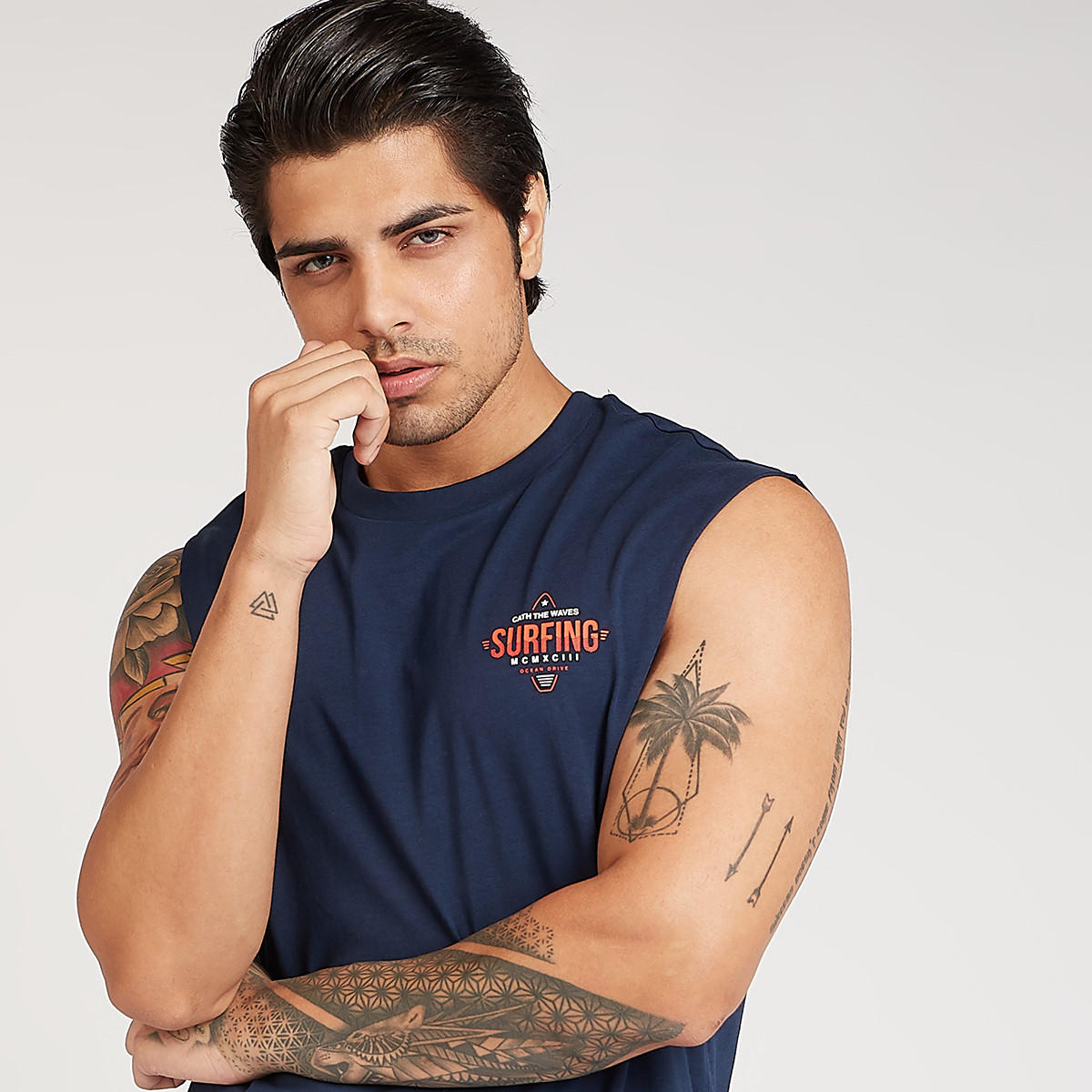 تيشيرت مستدام دون أكمام بياقة ضيّقة وطبعات-men-clothing-tshirtsandpolos-tshirts-image-4