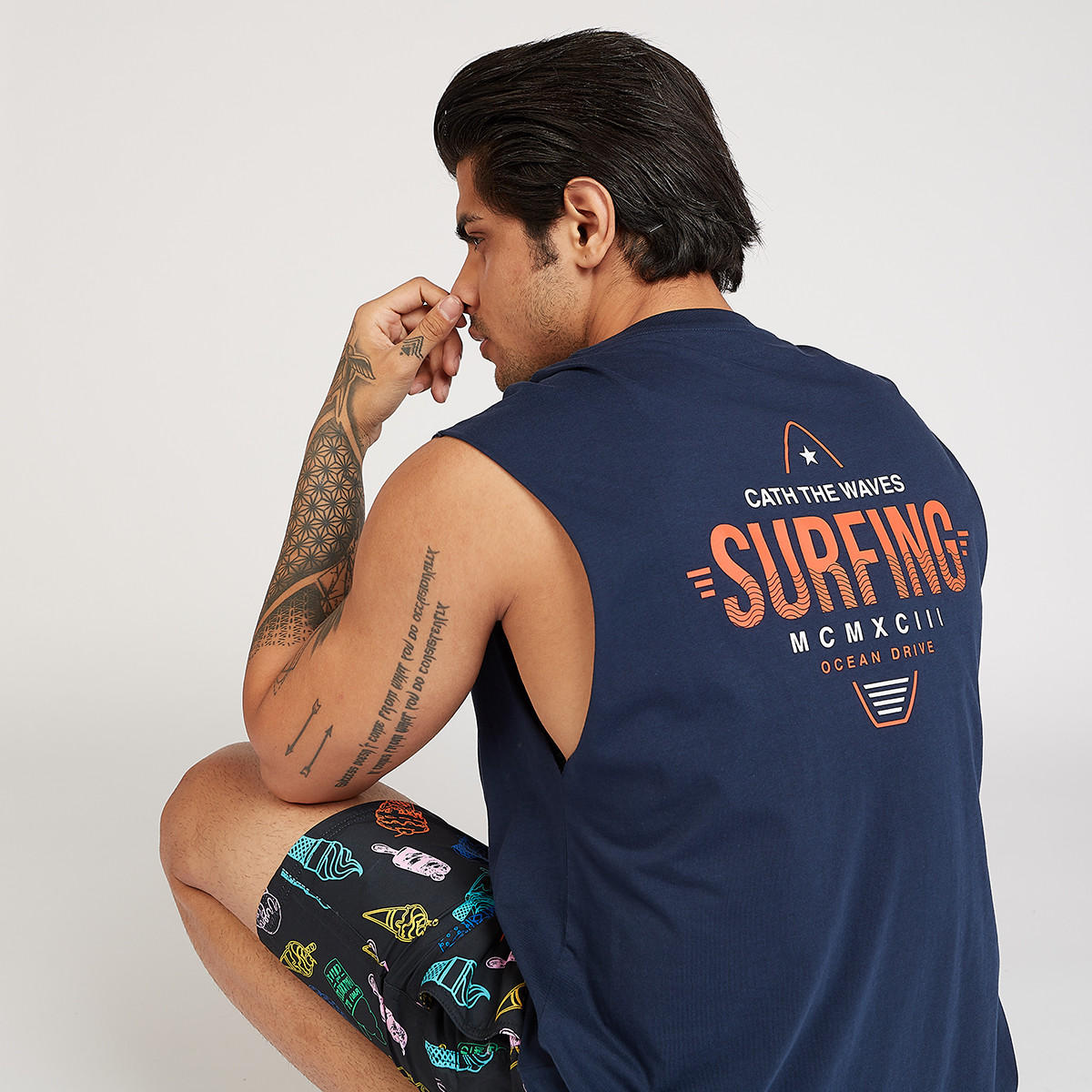 تيشيرت مستدام دون أكمام بياقة ضيّقة وطبعات-men-clothing-tshirtsandpolos-tshirts-image-5