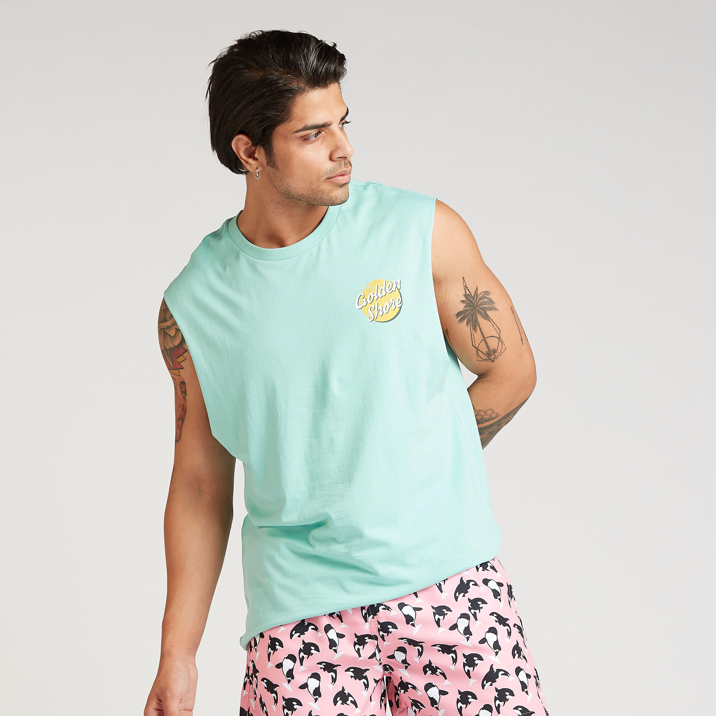 تيشيرت مستدام دون أكمام بطبعات وياقة ضيّقة-men-clothing-tshirtsandpolos-tshirts-image-4