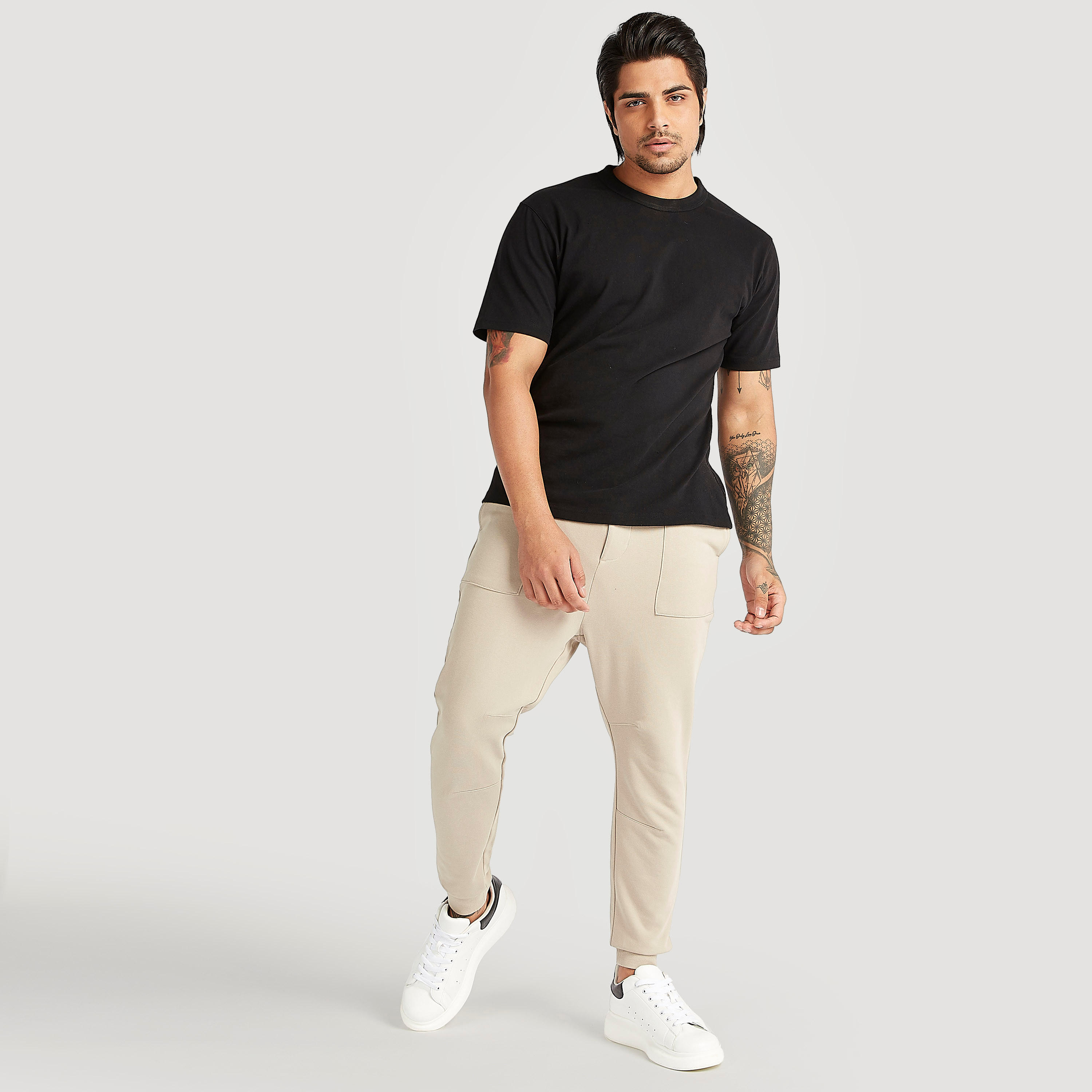 بنطلون رياضي سادة برباط خصر مطّاطي وجيوب-men-clothing-bottoms-joggers-image-2