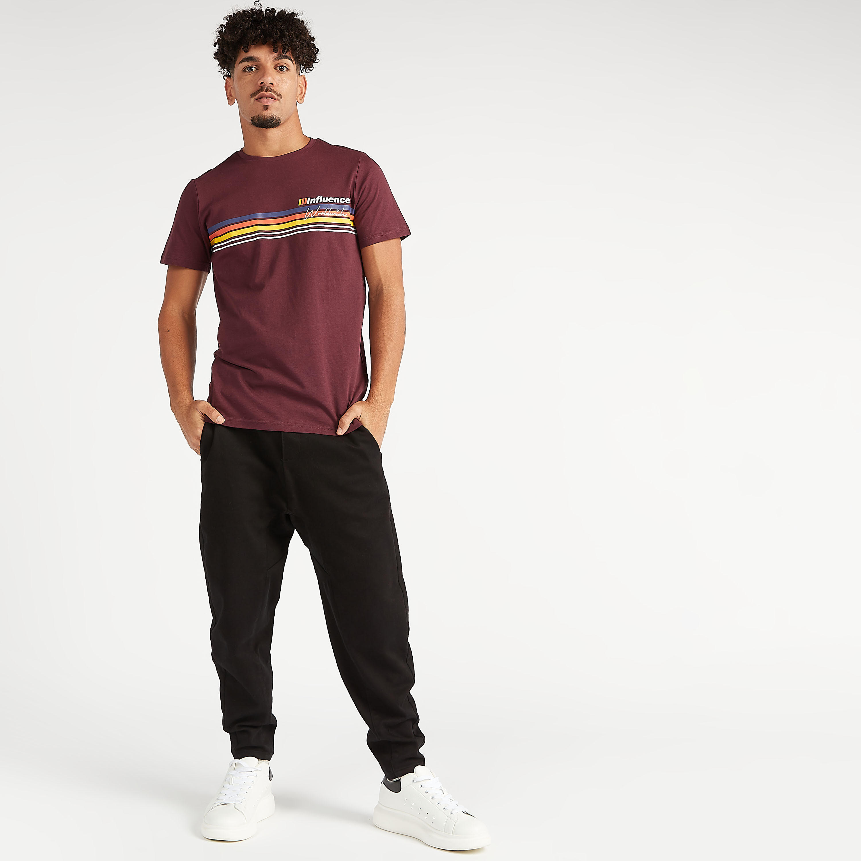 تيشيرت بياقة ضيّقة وأكمام قصيرة وطبعات-men-clothing-tshirtsandpolos-tshirts-image-3