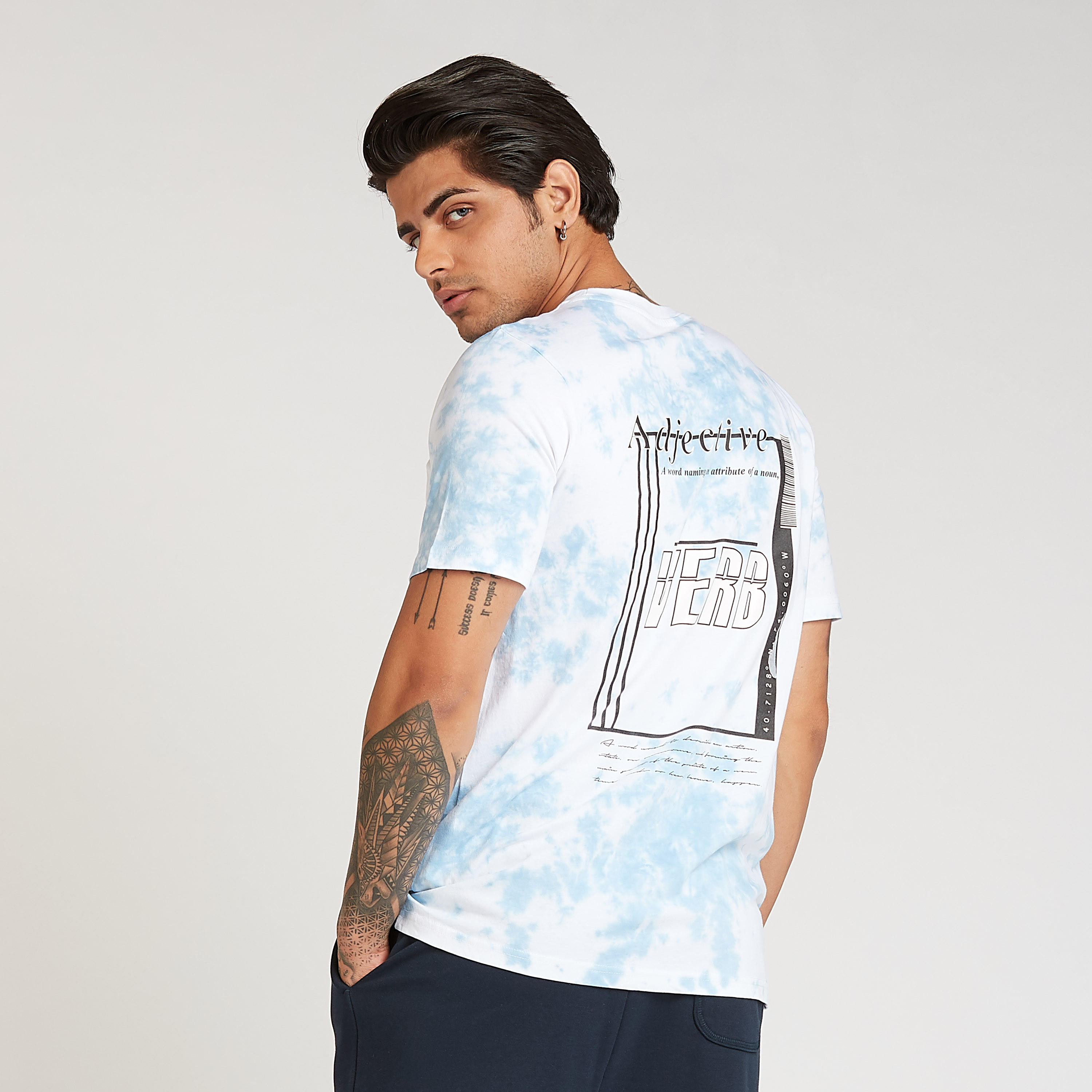 تيشيرت مستدام بياقة ضيّقة وأكمام قصيرة وطبعات-men-clothing-tshirtsandpolos-tshirts-image-4