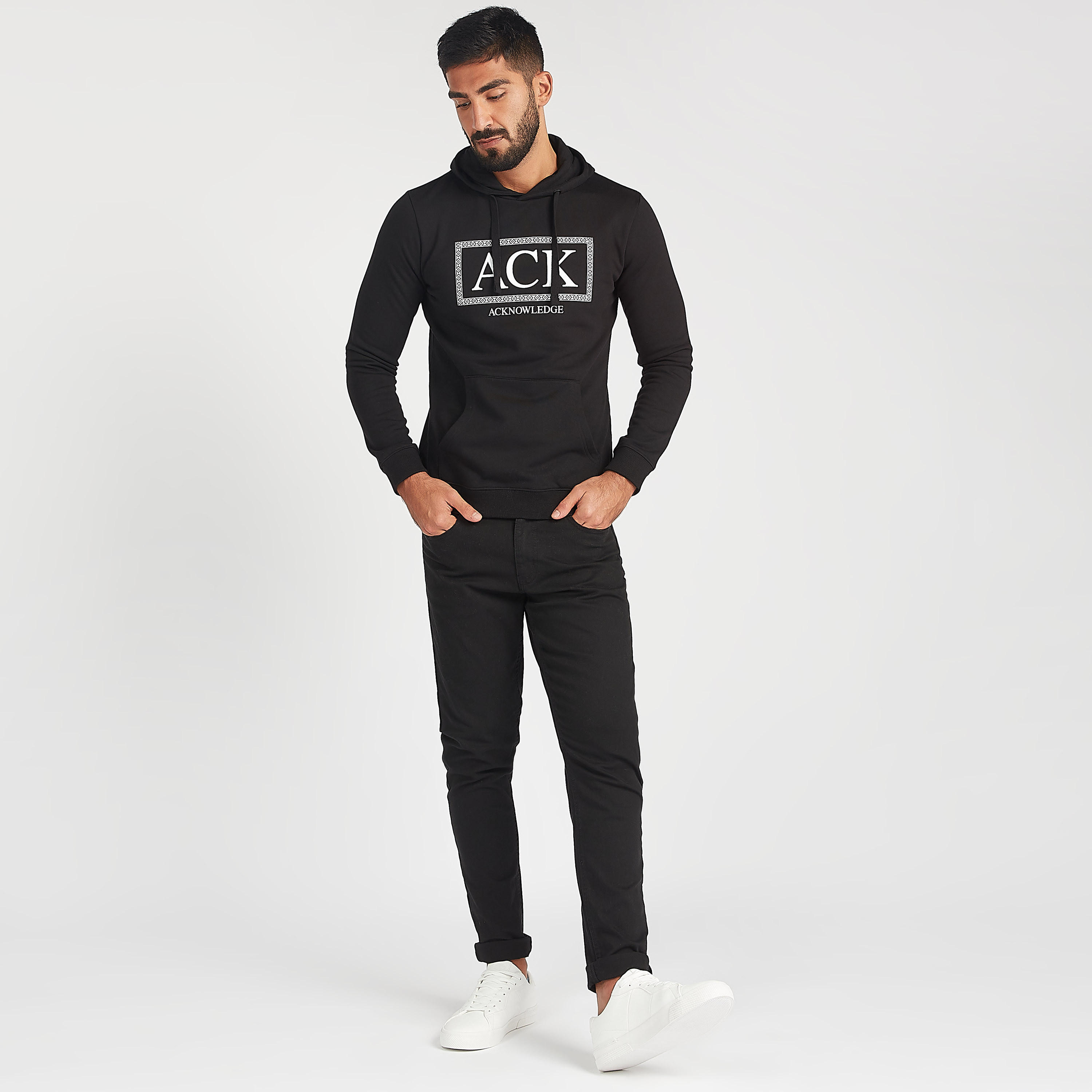 هودي مستدام بجيوب كنغر وأكمام طويلة وطبعات-men-winterwear-hoodiesandsweatshirts-image-5