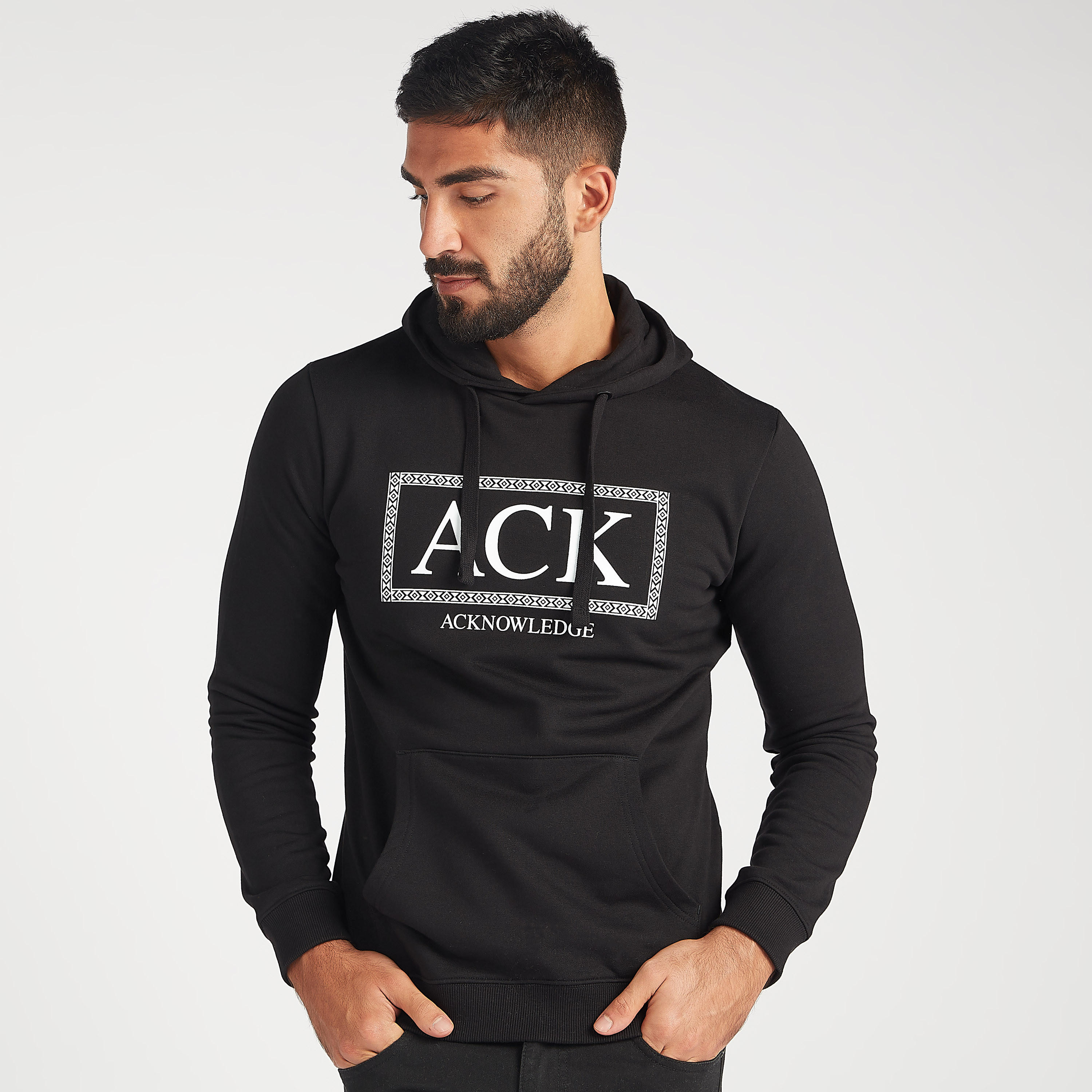 هودي مستدام بجيوب كنغر وأكمام طويلة وطبعات-men-winterwear-hoodiesandsweatshirts-image-6
