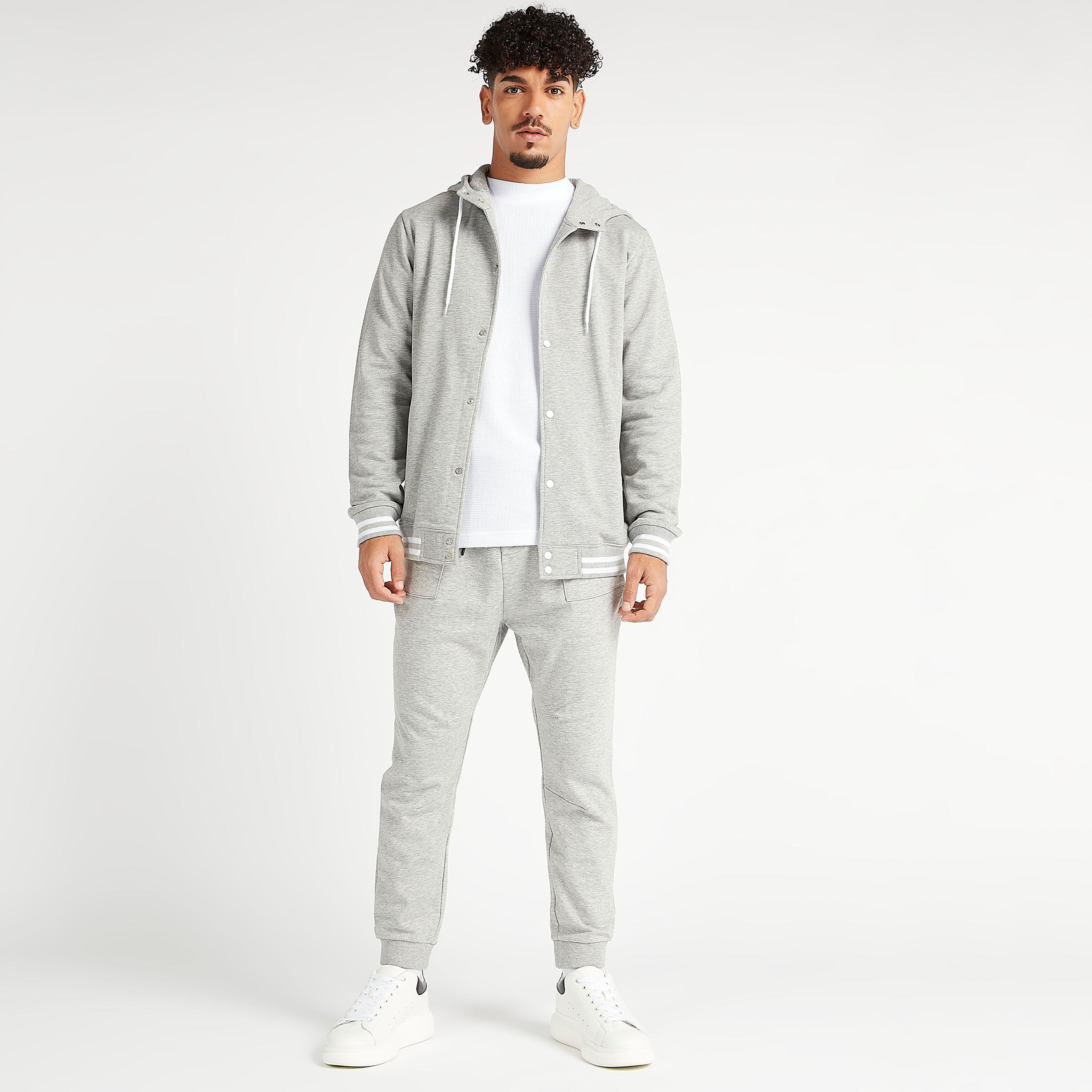 هودي مستدام بتصميم فارستي مع أكمام طويلة-men-clothing-jacketsandblazers-jackets-image-2