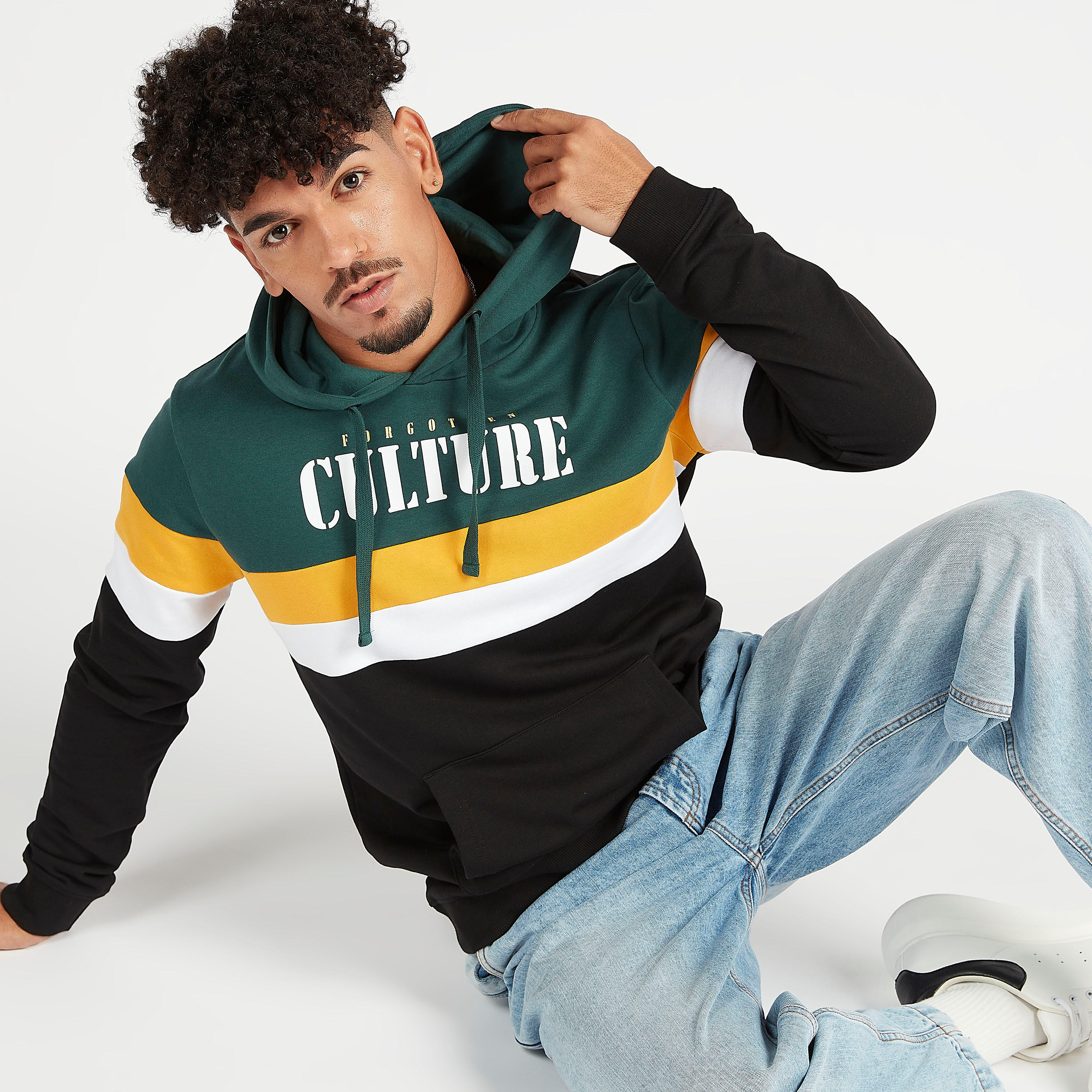 هودي مستدام بأكمام طويلة وطبعات شعار-men-winterwear-hoodiesandsweatshirts-image-1