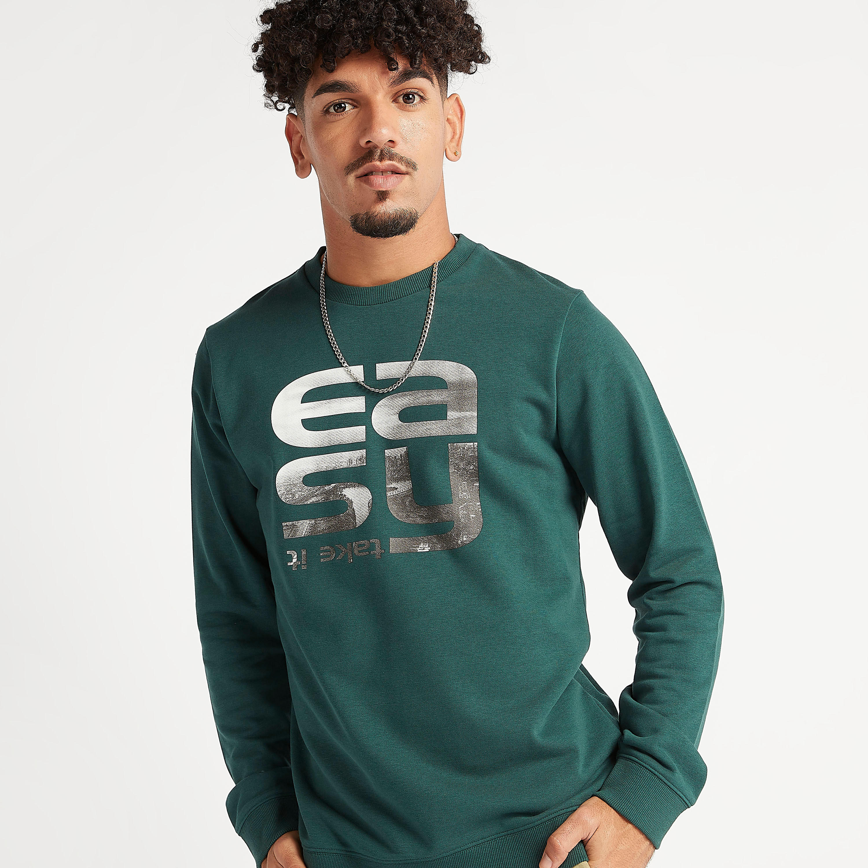 سويت شيرت مستدام بياقة ضيّقة وأكمام طويلة وطبعات-men-winterwear-hoodiesandsweatshirts-image-4