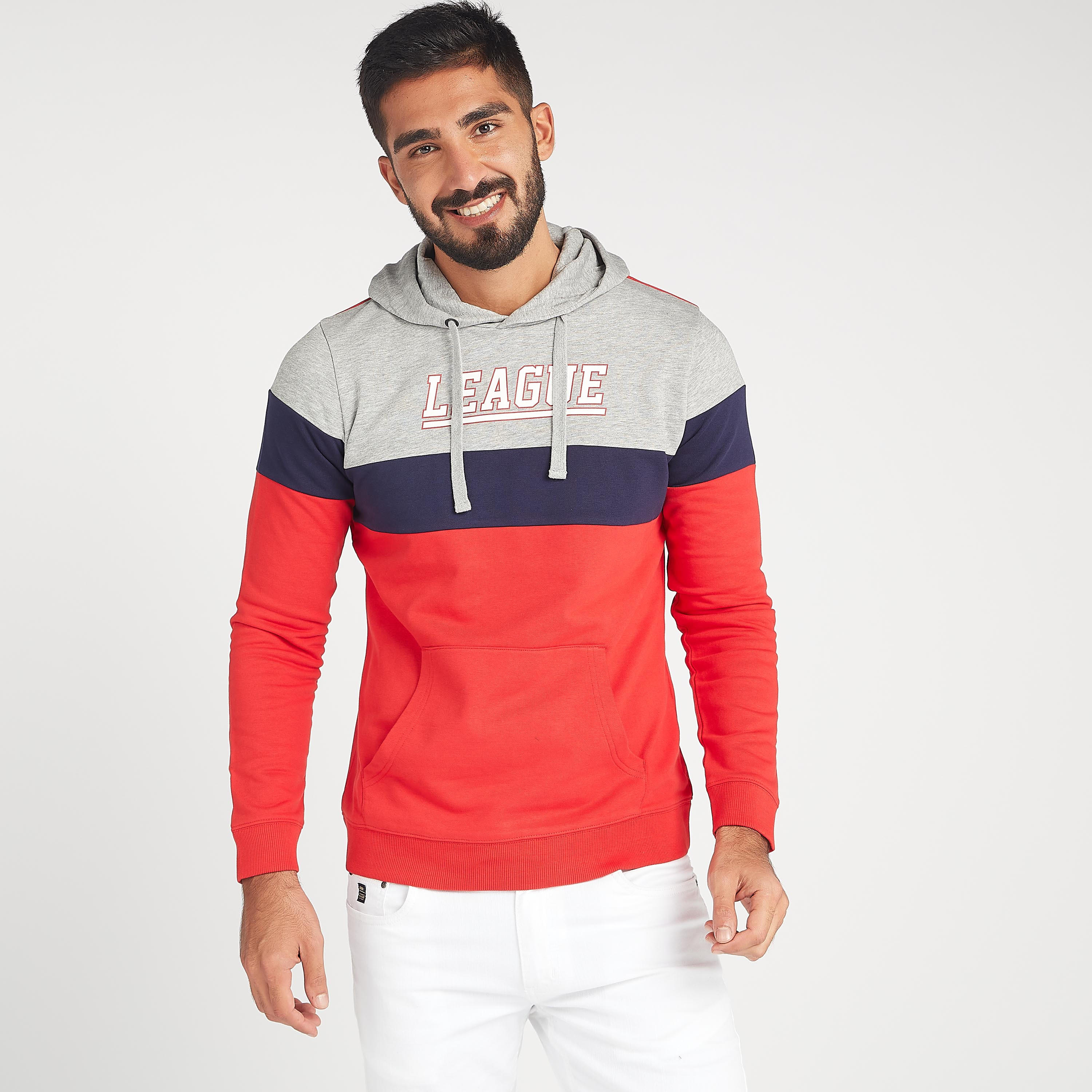 هودي مستدام بجيوب كنغر وأكمام طويلة وطبعات-men-winterwear-hoodiesandsweatshirts-image-1