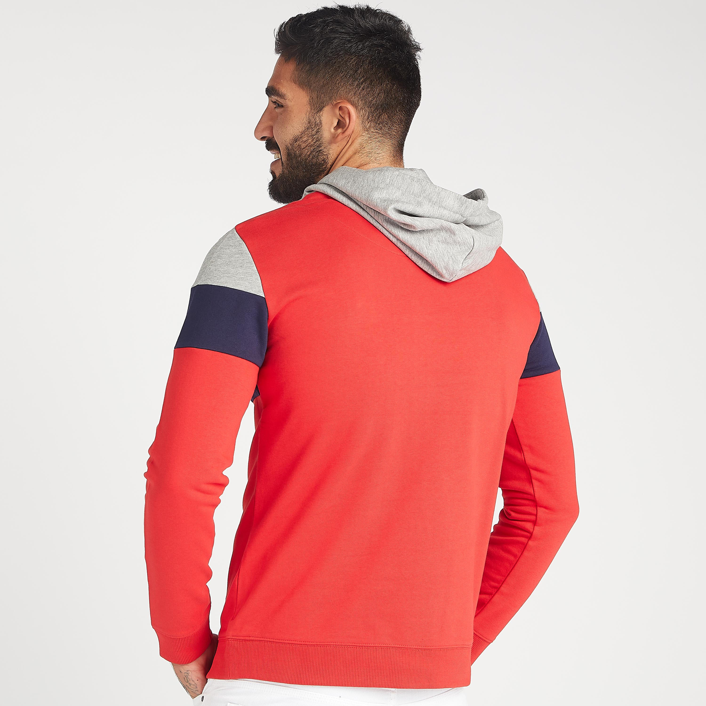 هودي مستدام بجيوب كنغر وأكمام طويلة وطبعات-men-winterwear-hoodiesandsweatshirts-image-4